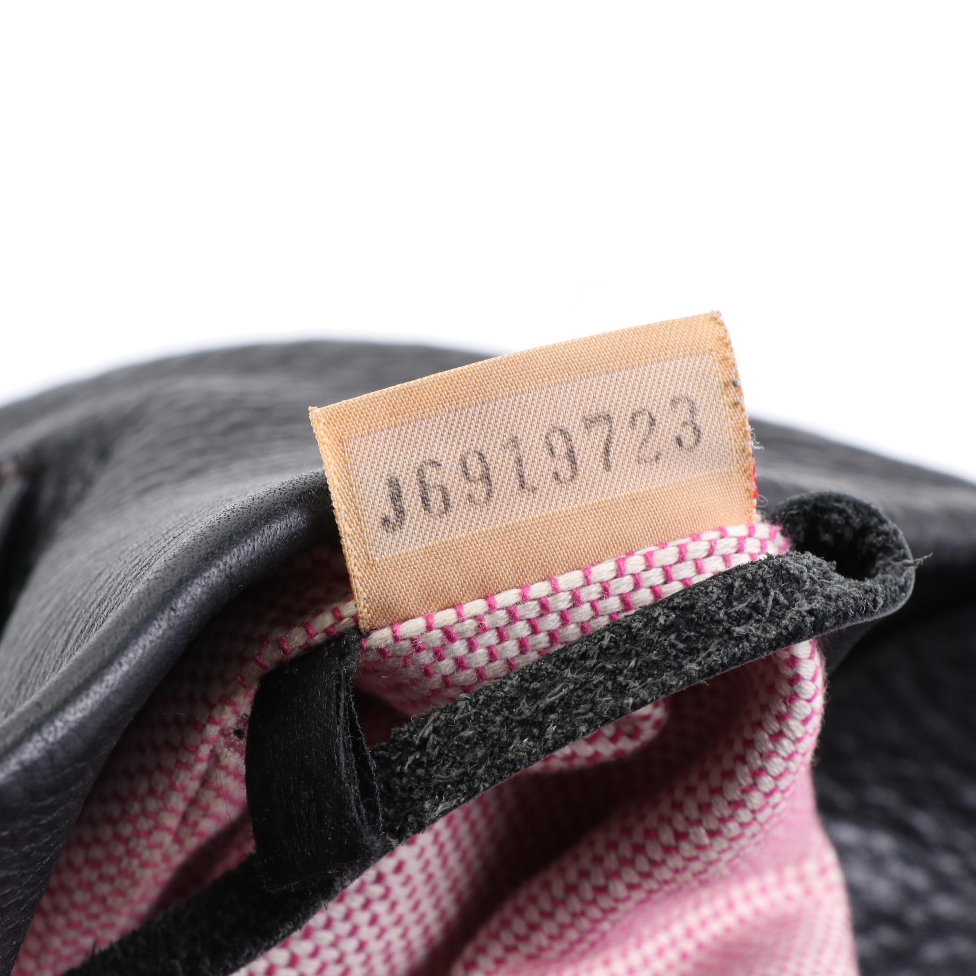 Dooney & Bourke Shoulder Bag in Grain Leather