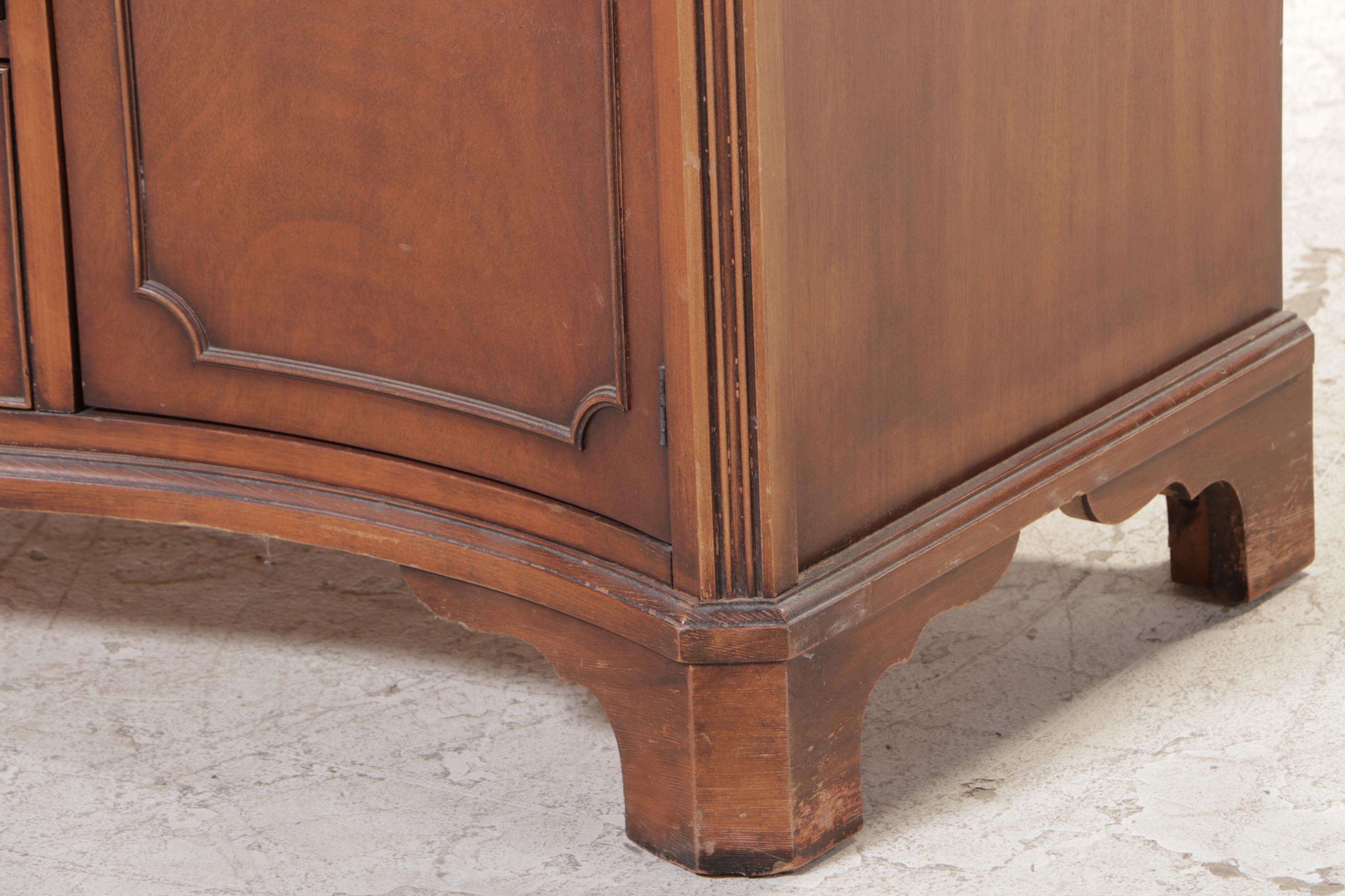 Federal Style Mahogany Serpentine-Front Sideboard