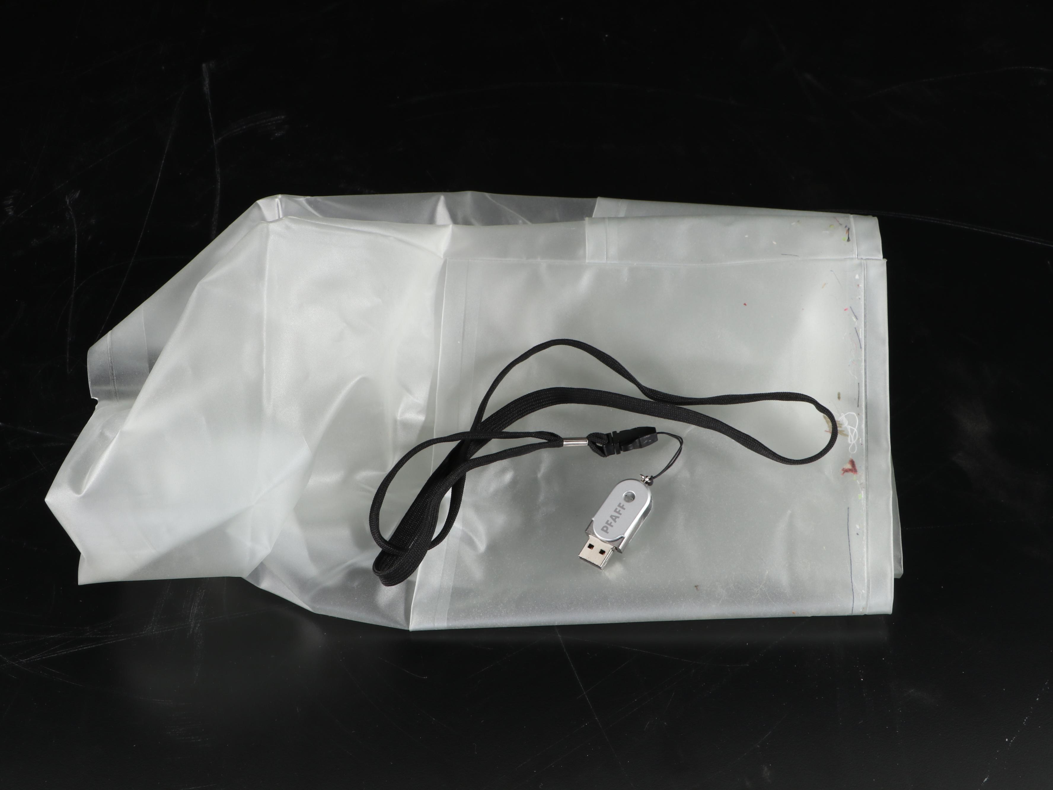 Pfaff Coverlock 4.0 Sewing Machine with Accessories