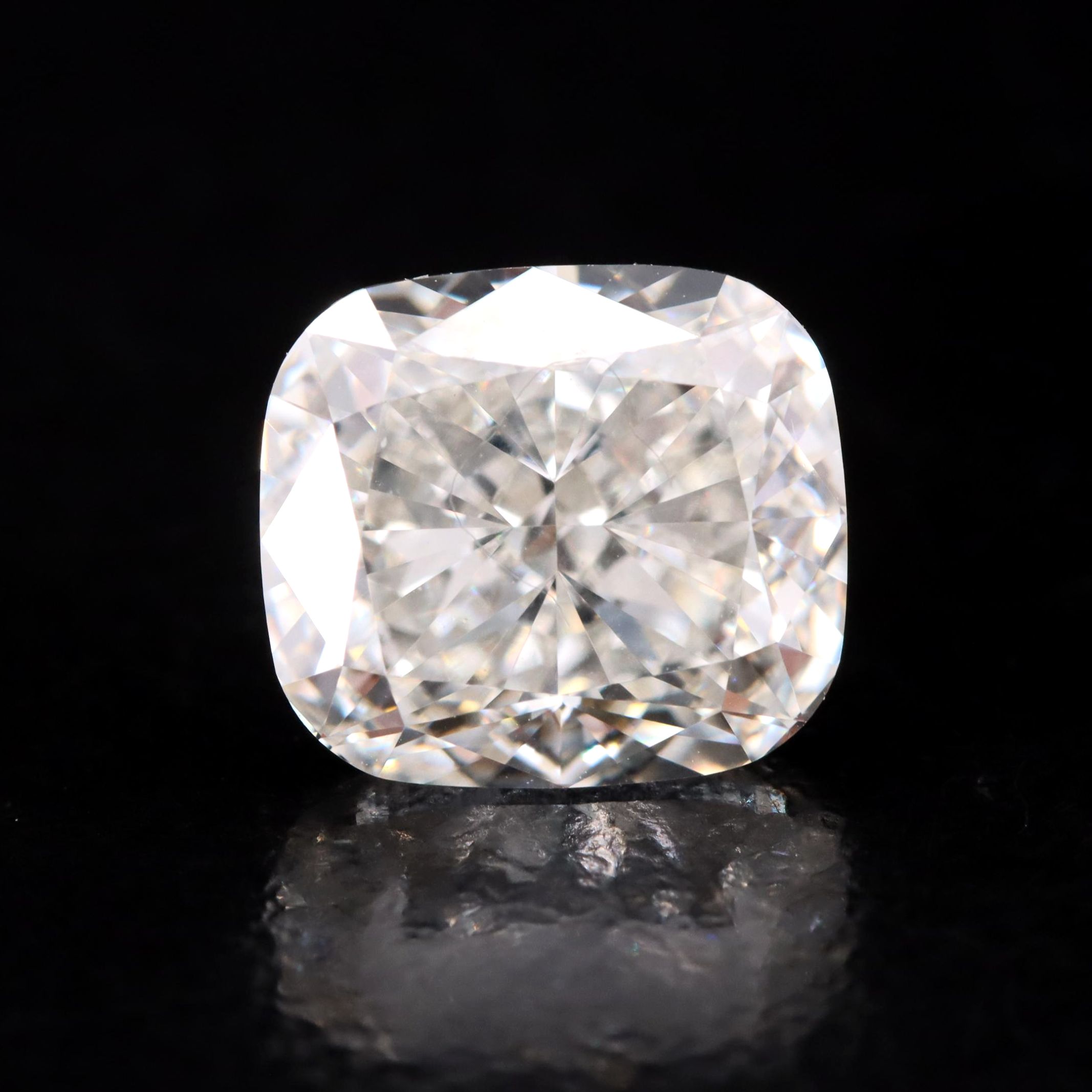 Loose 3.05 CT Cushion Brilliant Lab Grown Diamond with IGI Report