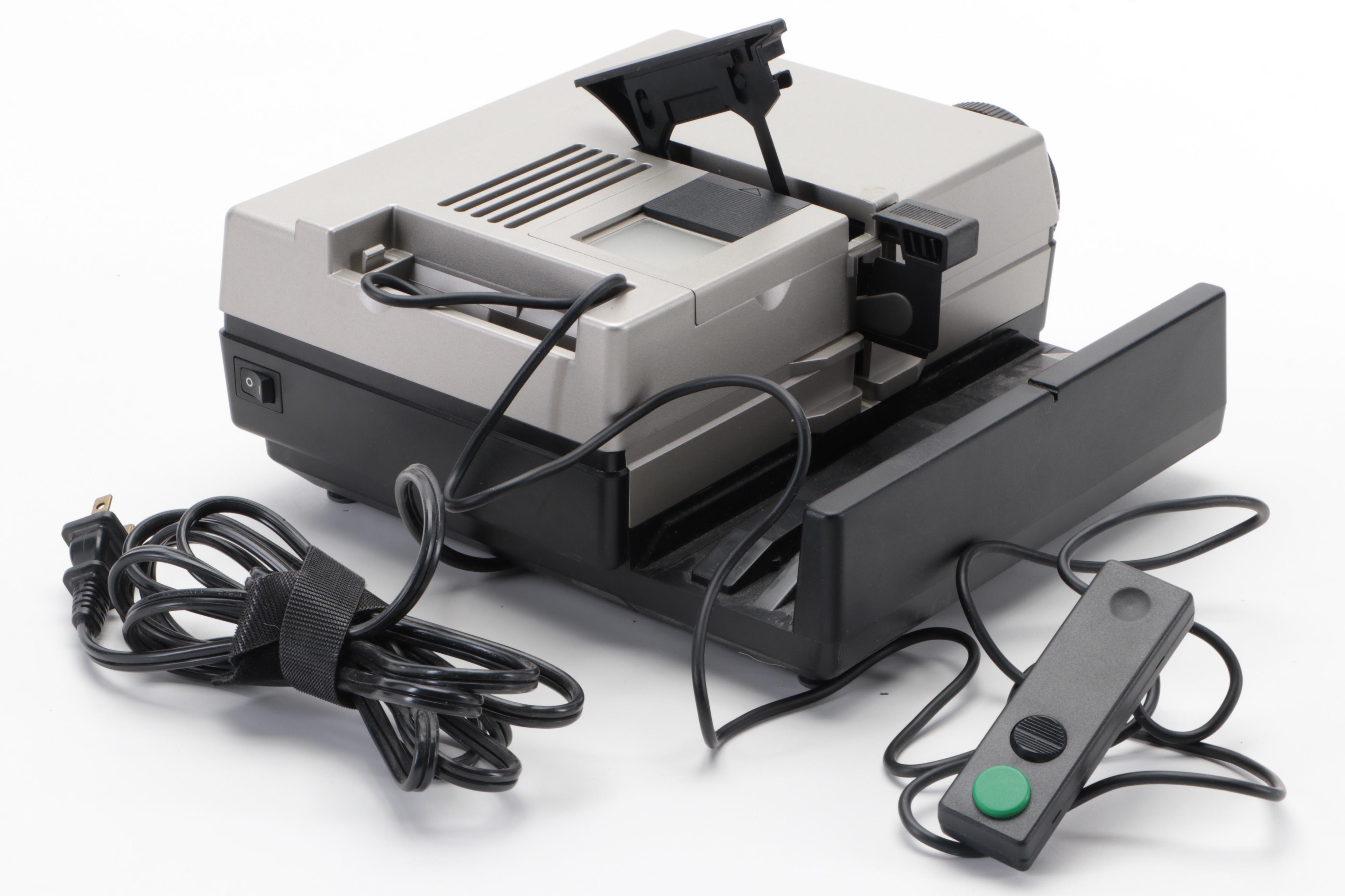 Leica Pradovit P150 Autofocus Slide Projector with 85mm f2.8 Hektor-P2 Lens