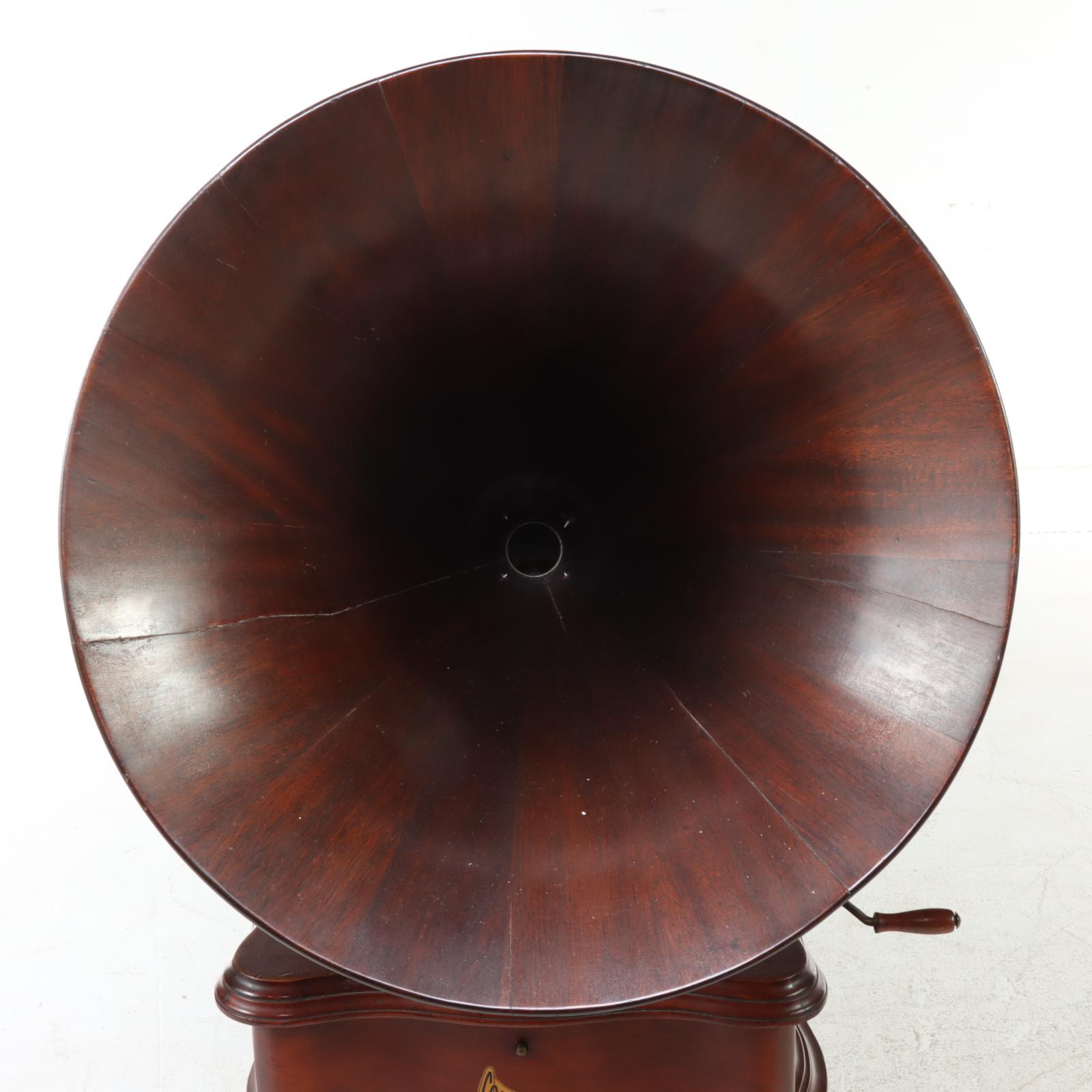 Columbia Graphophone Co. Mahogany Gramophone on Side Table, Early 20th Century