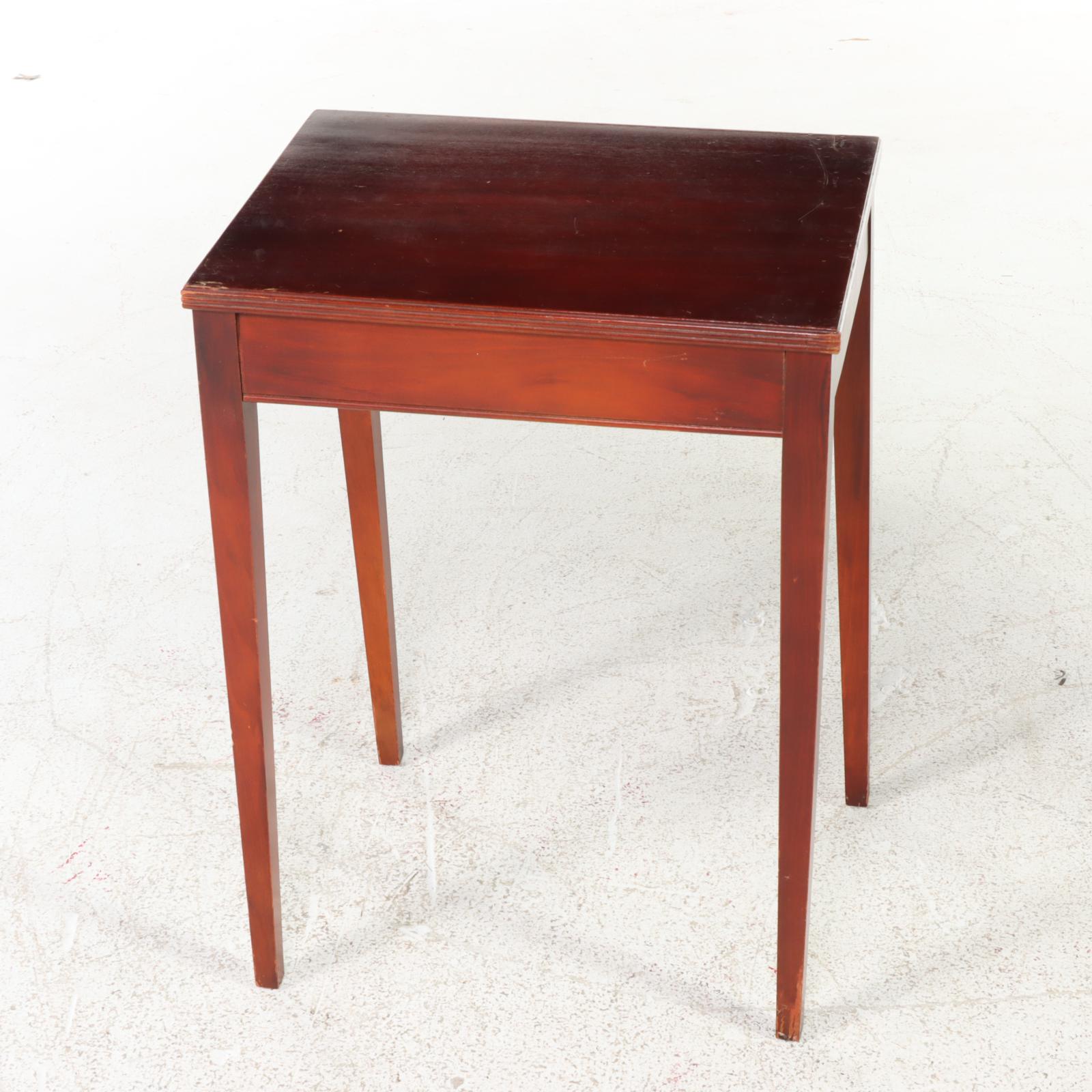 Columbia Graphophone Co. Mahogany Gramophone on Side Table, Early 20th Century