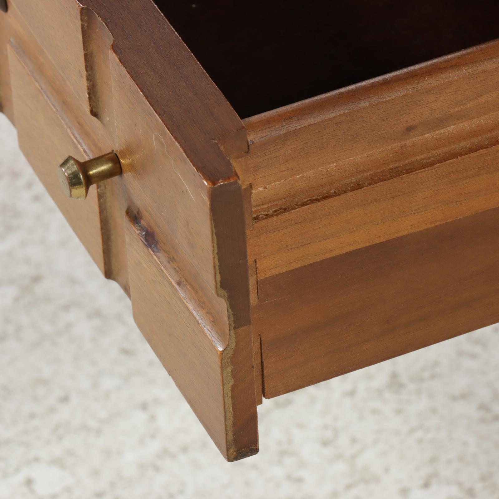 Mersman Mid Century Modern Laminate and Walnut Coffee Table, Mid to Late 20th C