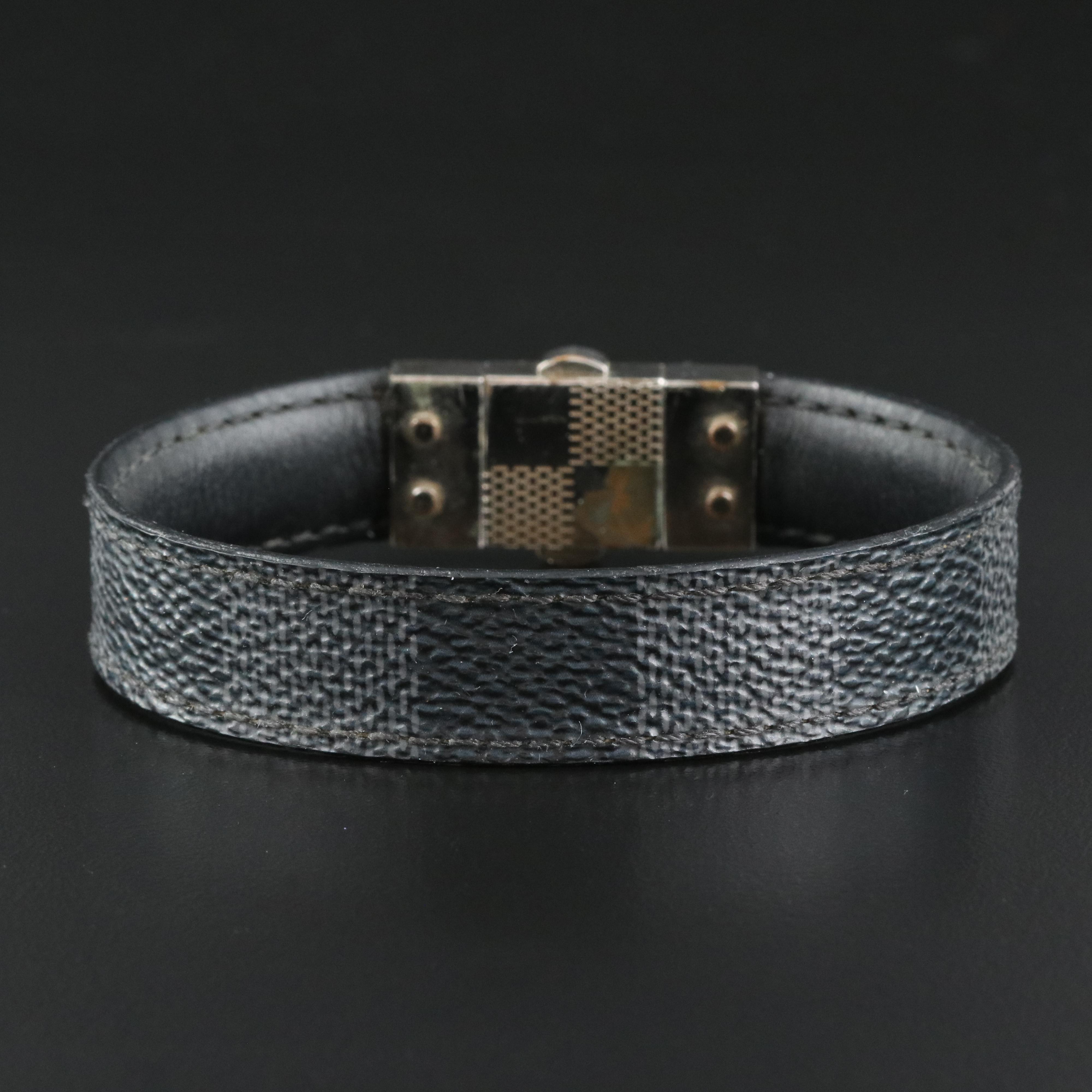Louis Vuitton "Pull it" Reversible Bracelet in Damier Graphite and Leather
