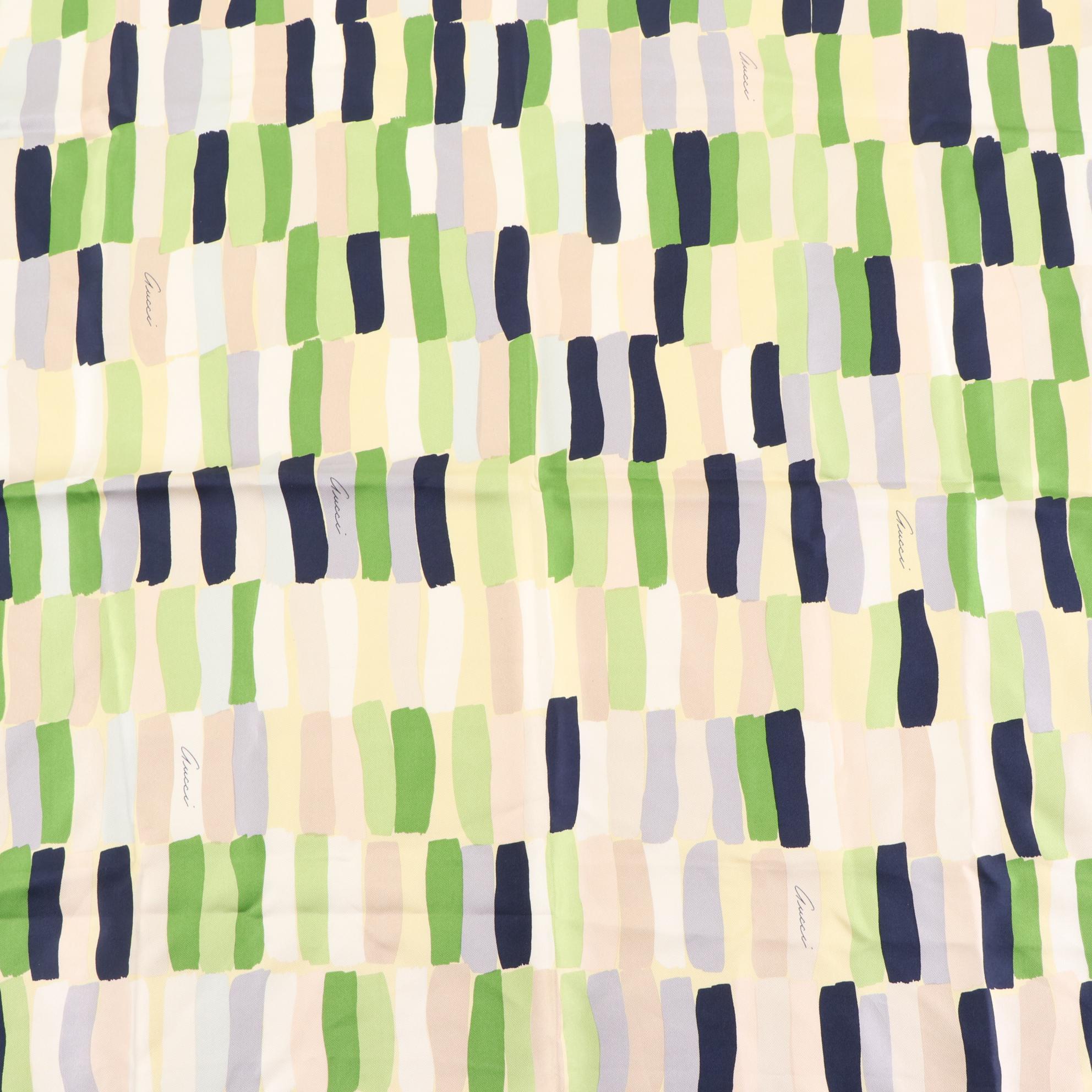 Gucci Printed Scarf 90 in Silk Twill