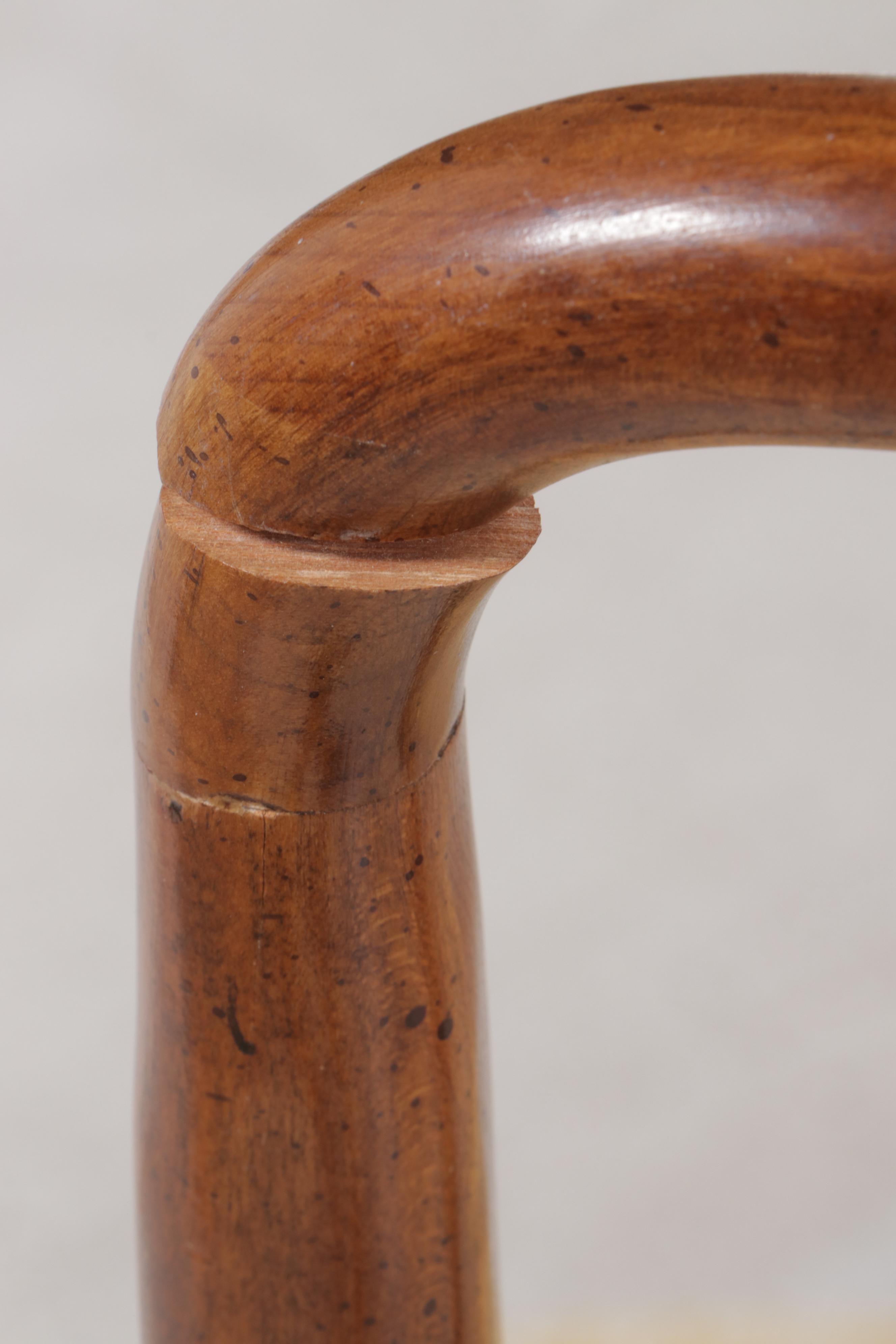 Eight-Piece Thomasville Queen Anne Style Cherrywood Dining Set