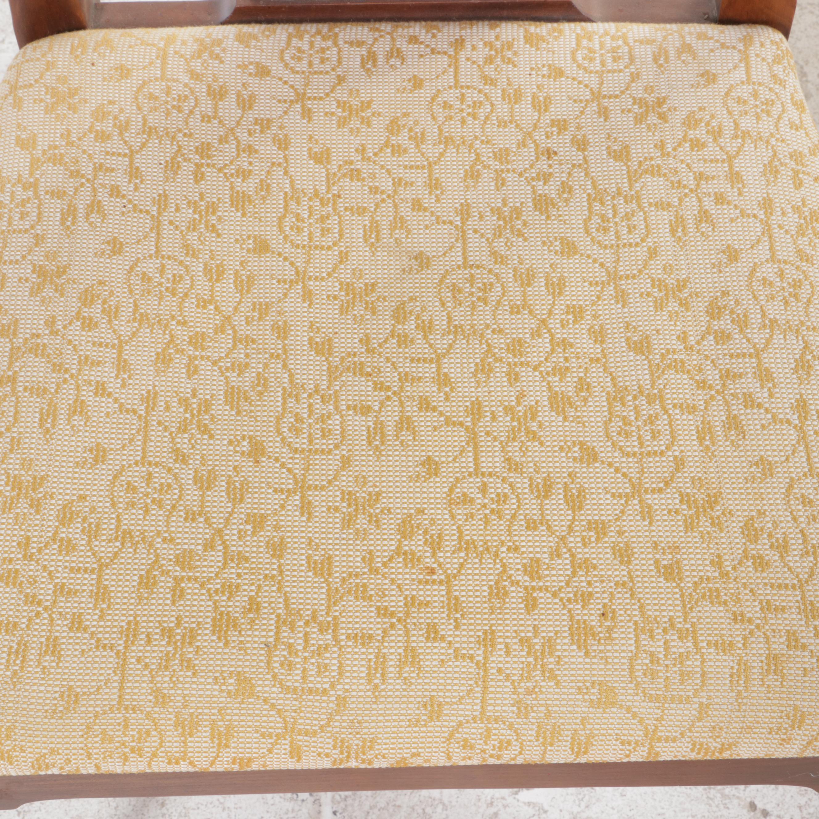 Eight-Piece Thomasville Queen Anne Style Cherrywood Dining Set