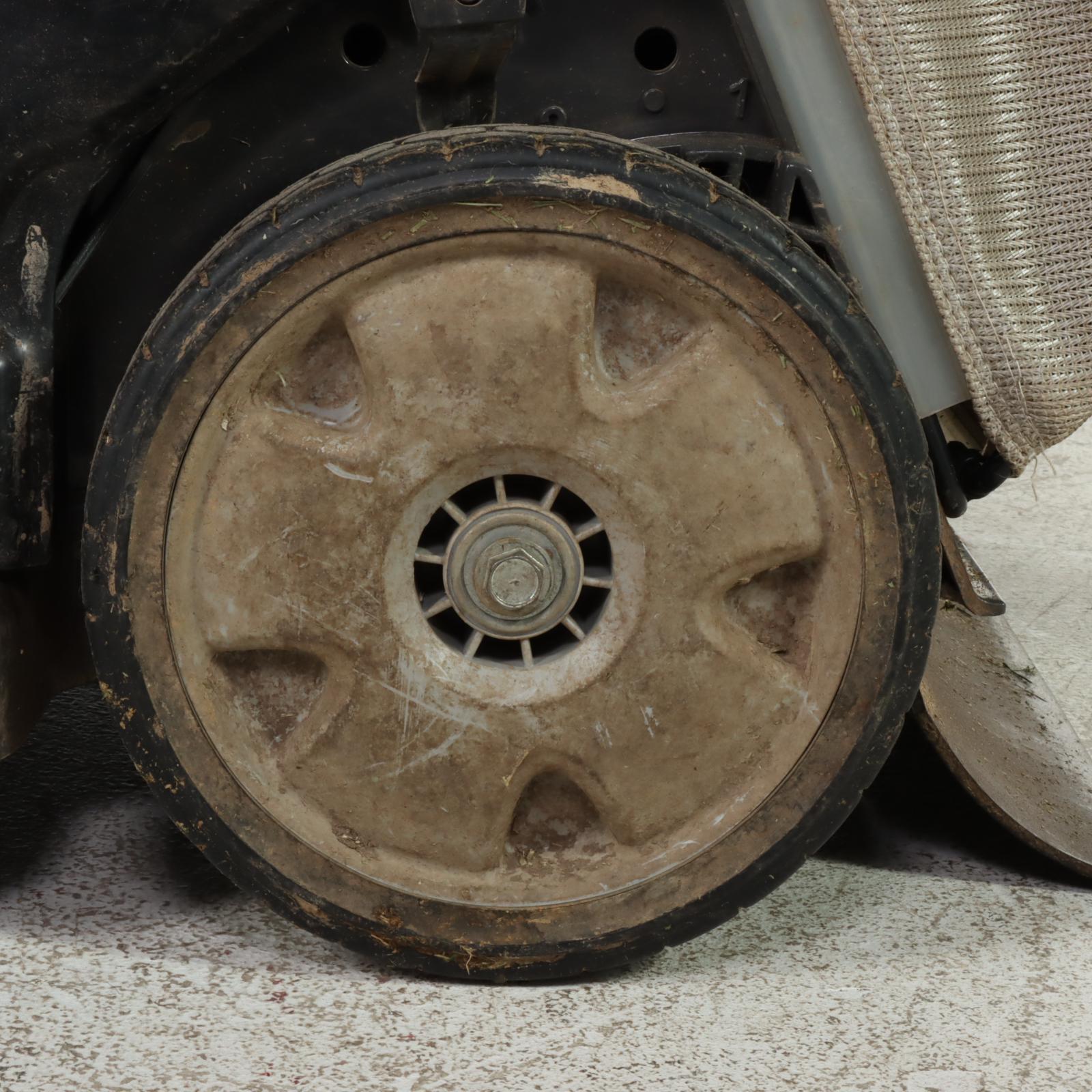 Honda HRX 217 Versamow Lawnmower