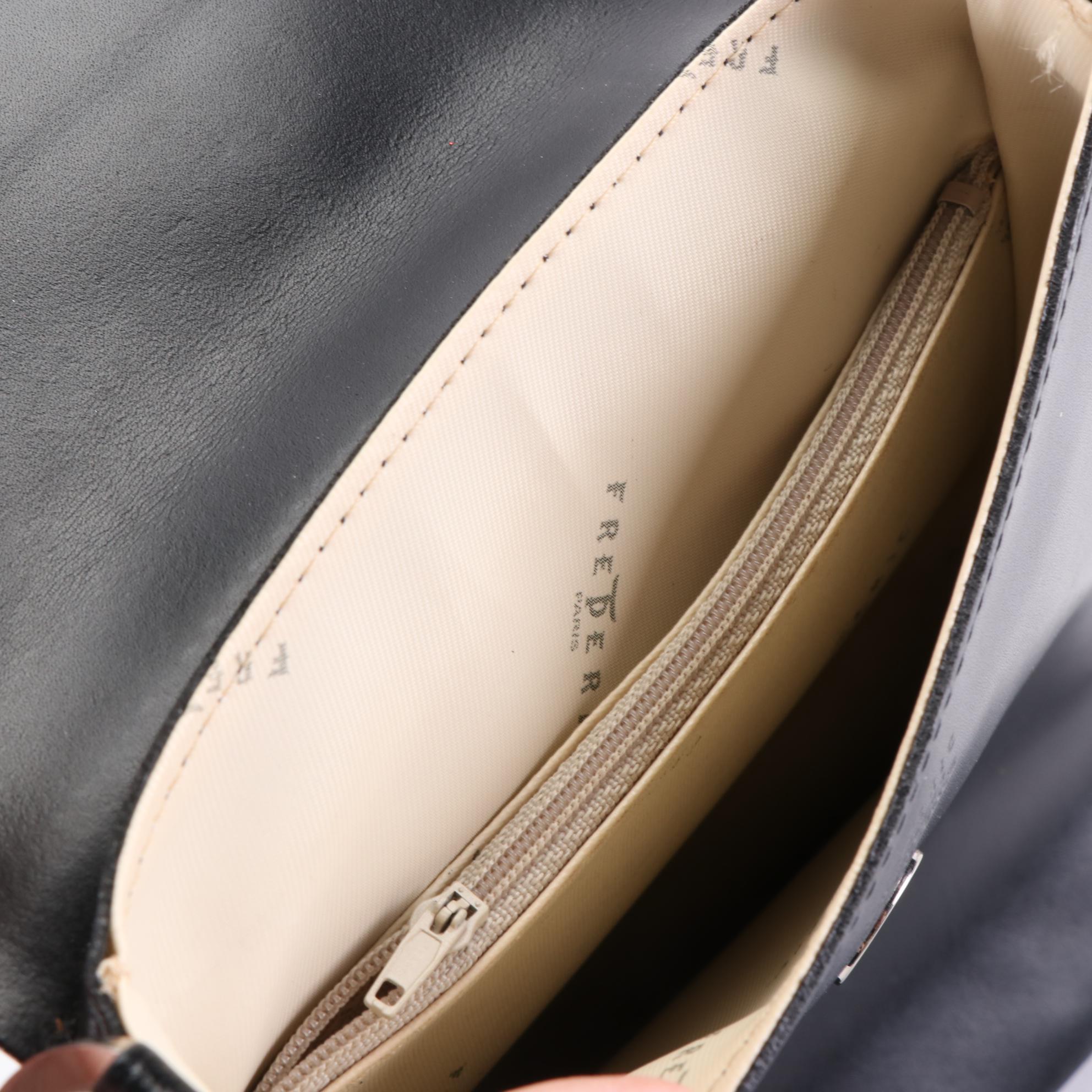 Frederic T Paris Shoulder Bag in Smooth Leather