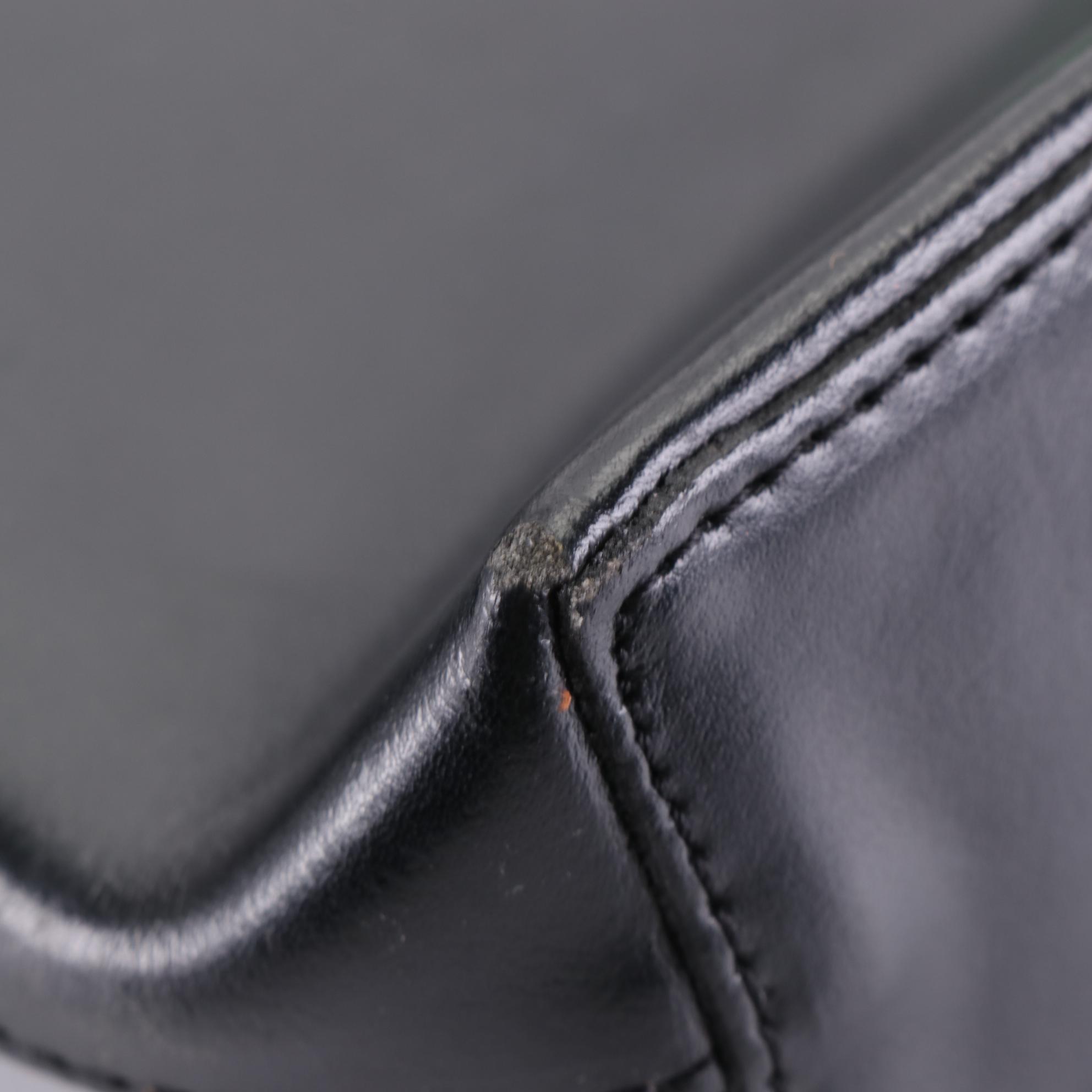 Frederic T Paris Shoulder Bag in Smooth Leather