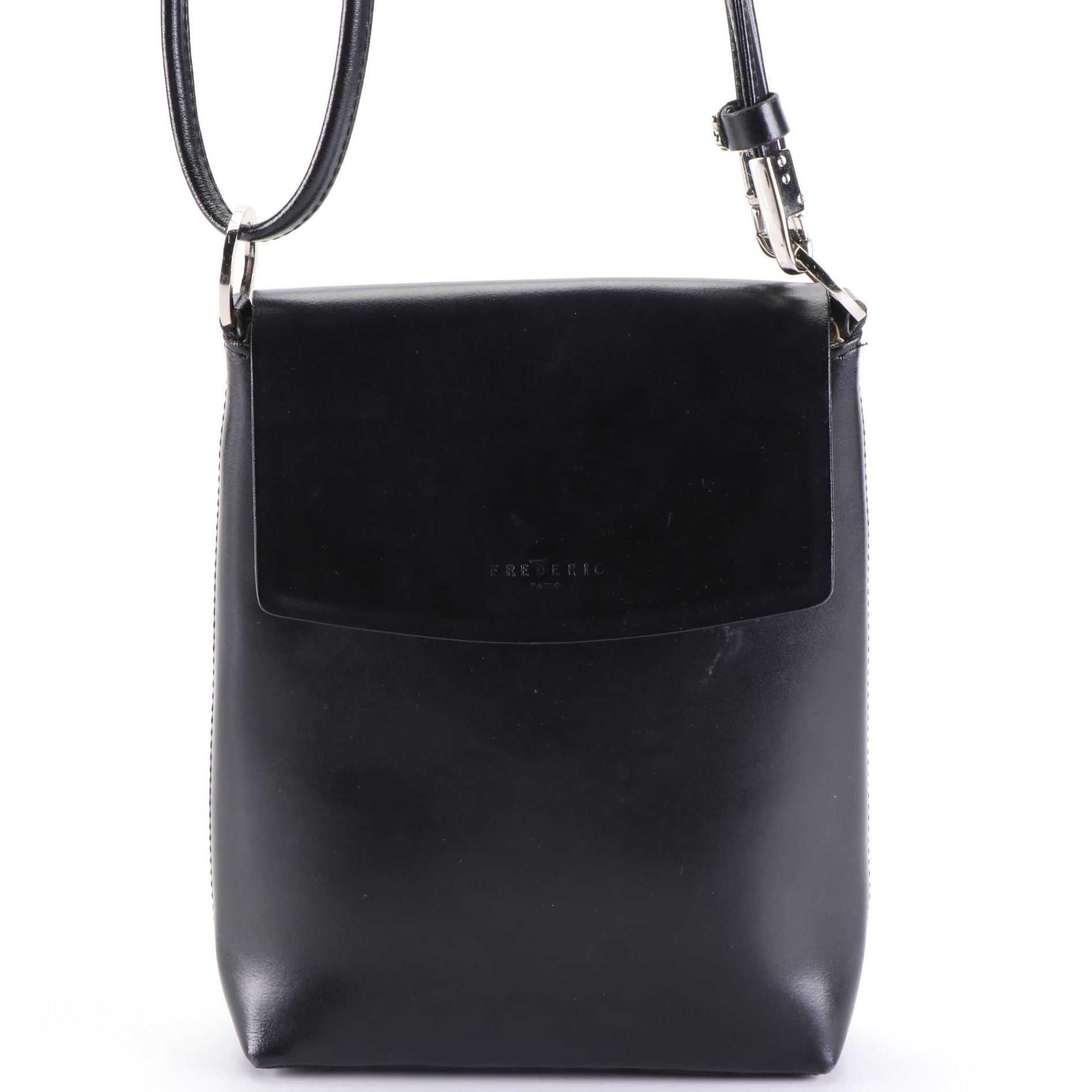 Frederic T Paris Shoulder Bag in Smooth Leather