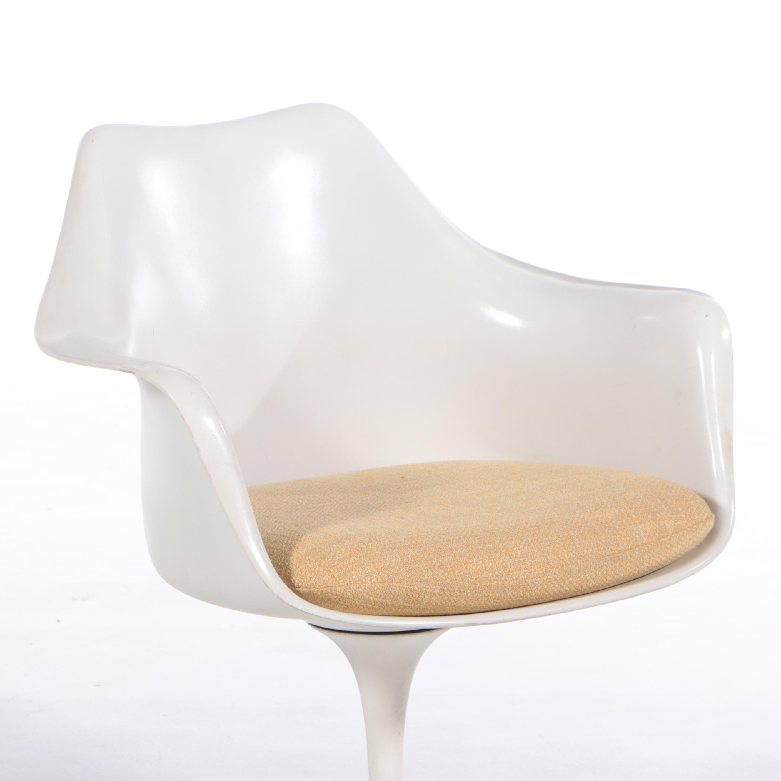 Eero Saarinen for Knoll Model 150 Tulip Swivel Armchair, circa 1960