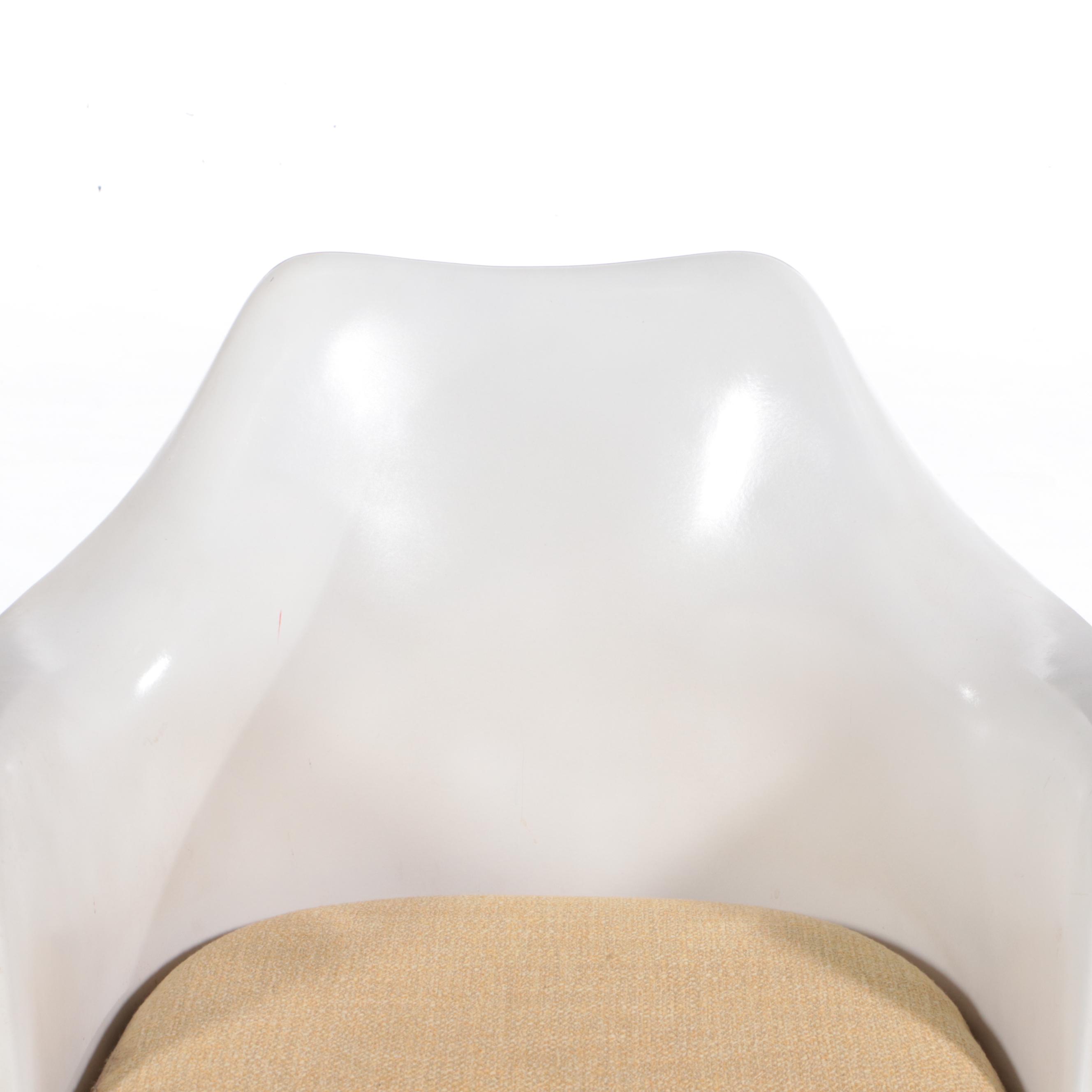 Eero Saarinen for Knoll Model 150 Tulip Swivel Armchair, circa 1960