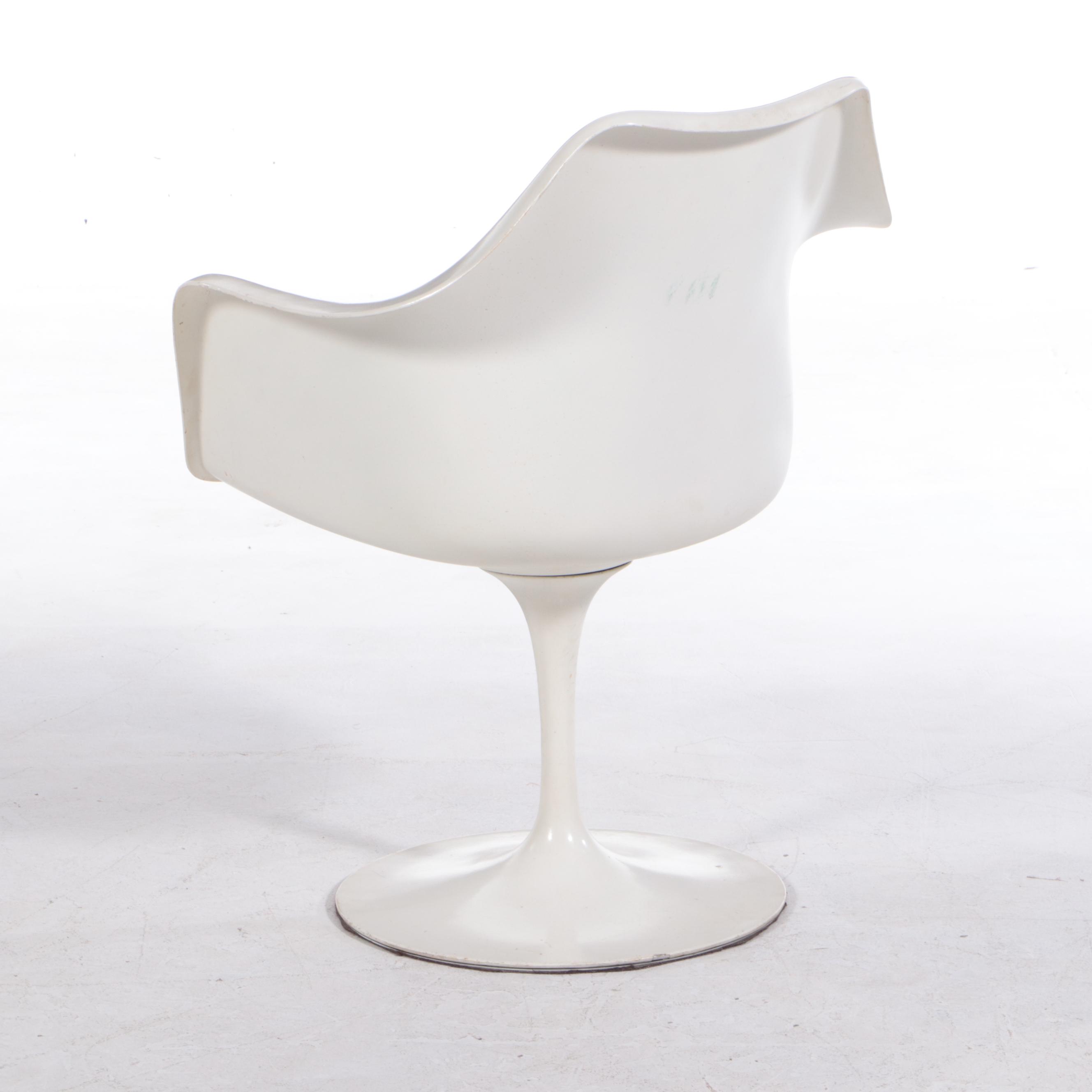 Eero Saarinen for Knoll Model 150 Tulip Swivel Armchair, circa 1960