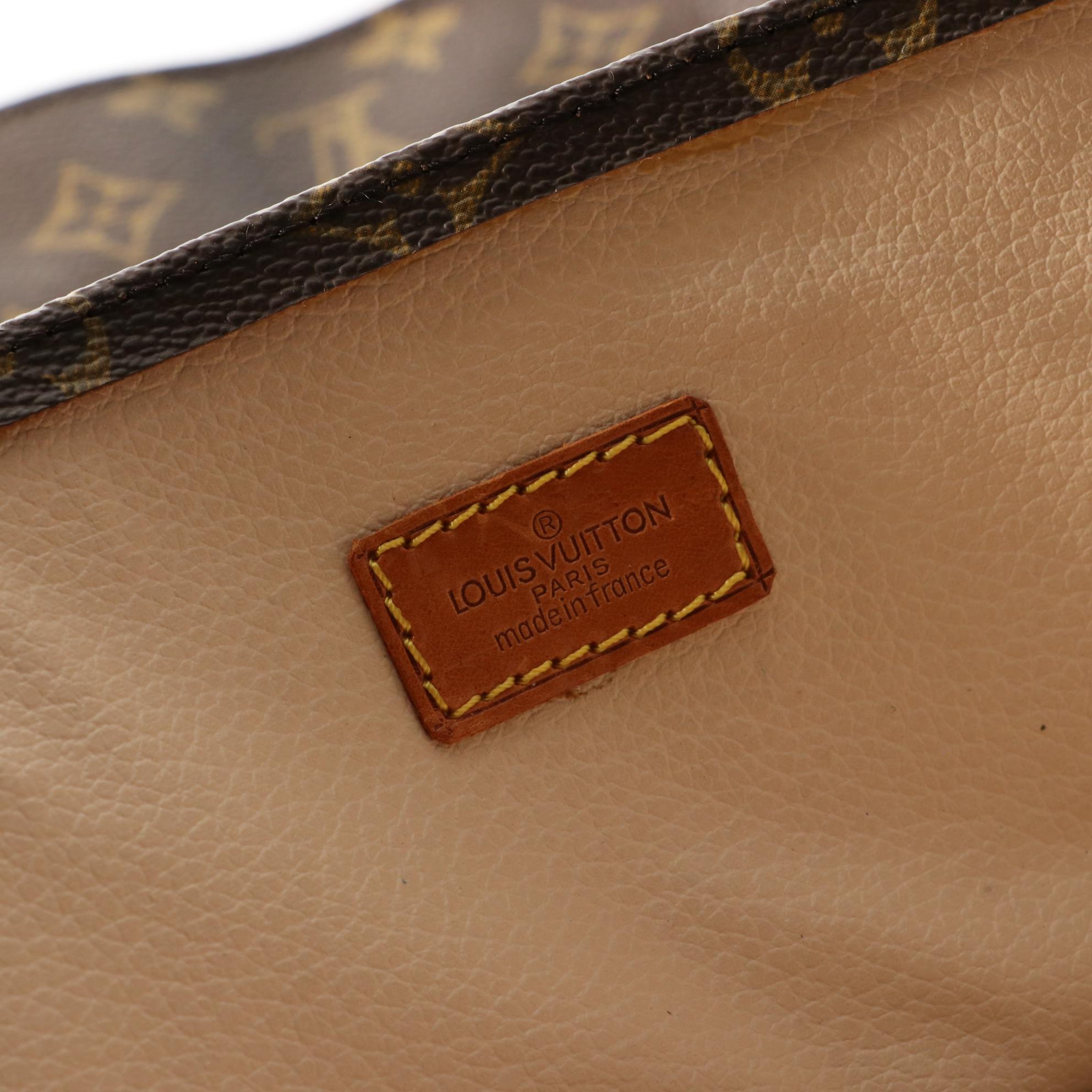 Louis Vuitton Sac Plat Tote in Monogram Canvas and Vachetta Leather