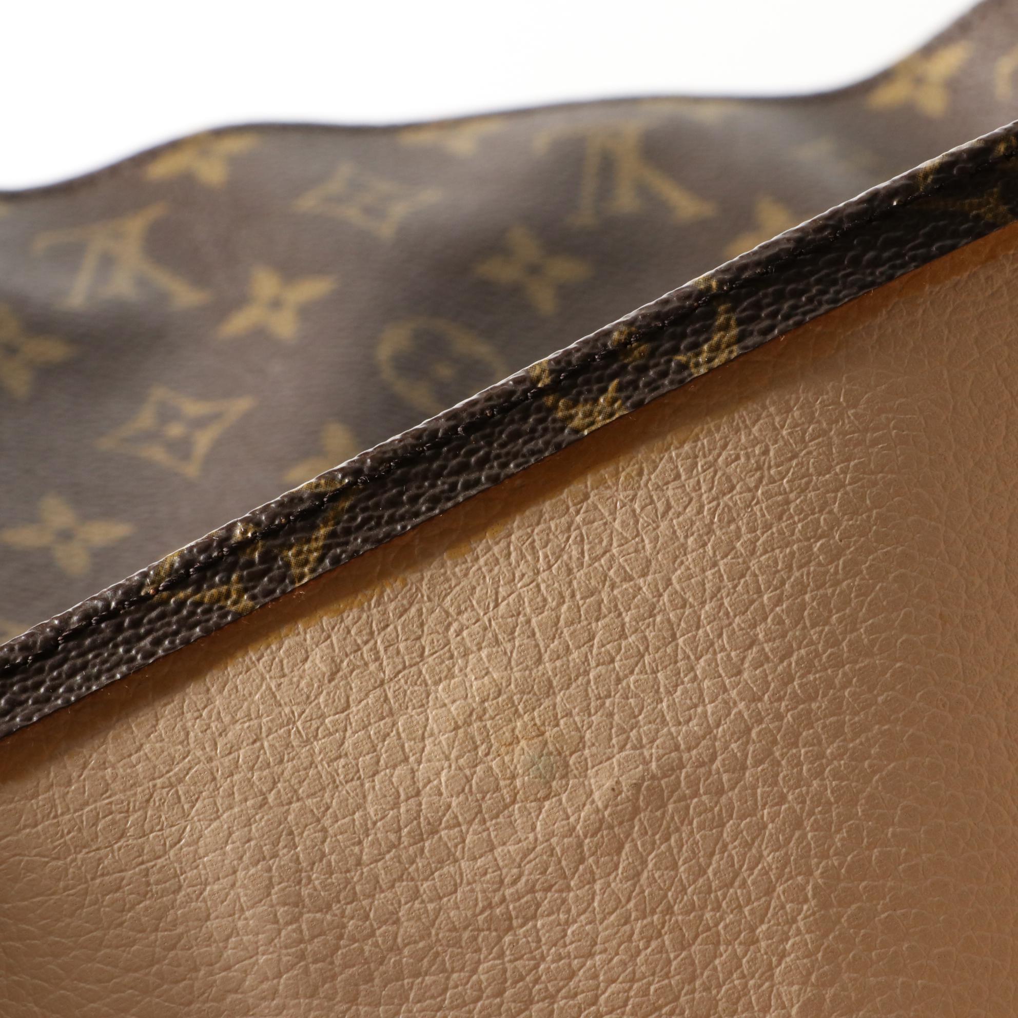 Louis Vuitton Sac Plat Tote in Monogram Canvas and Vachetta Leather