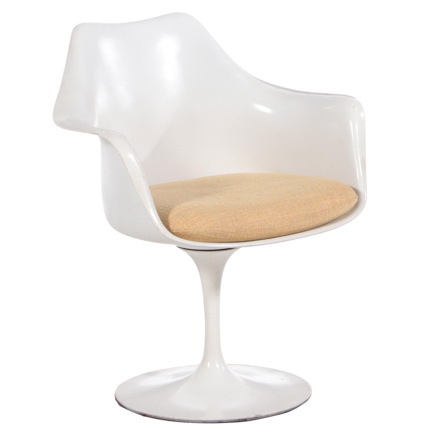 Eero Saarinen for Knoll Model 150 Tulip Swivel Armchair, circa 1960