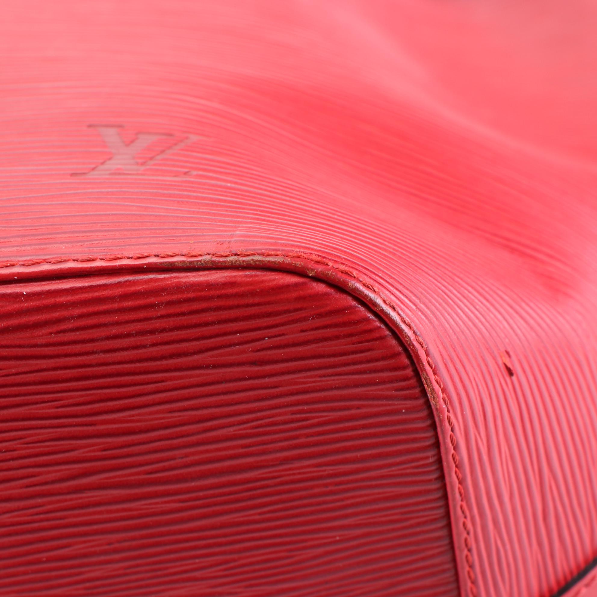 Louis Vuitton Petit Noé Shoulder Bag in Red Epi and Smooth Leather