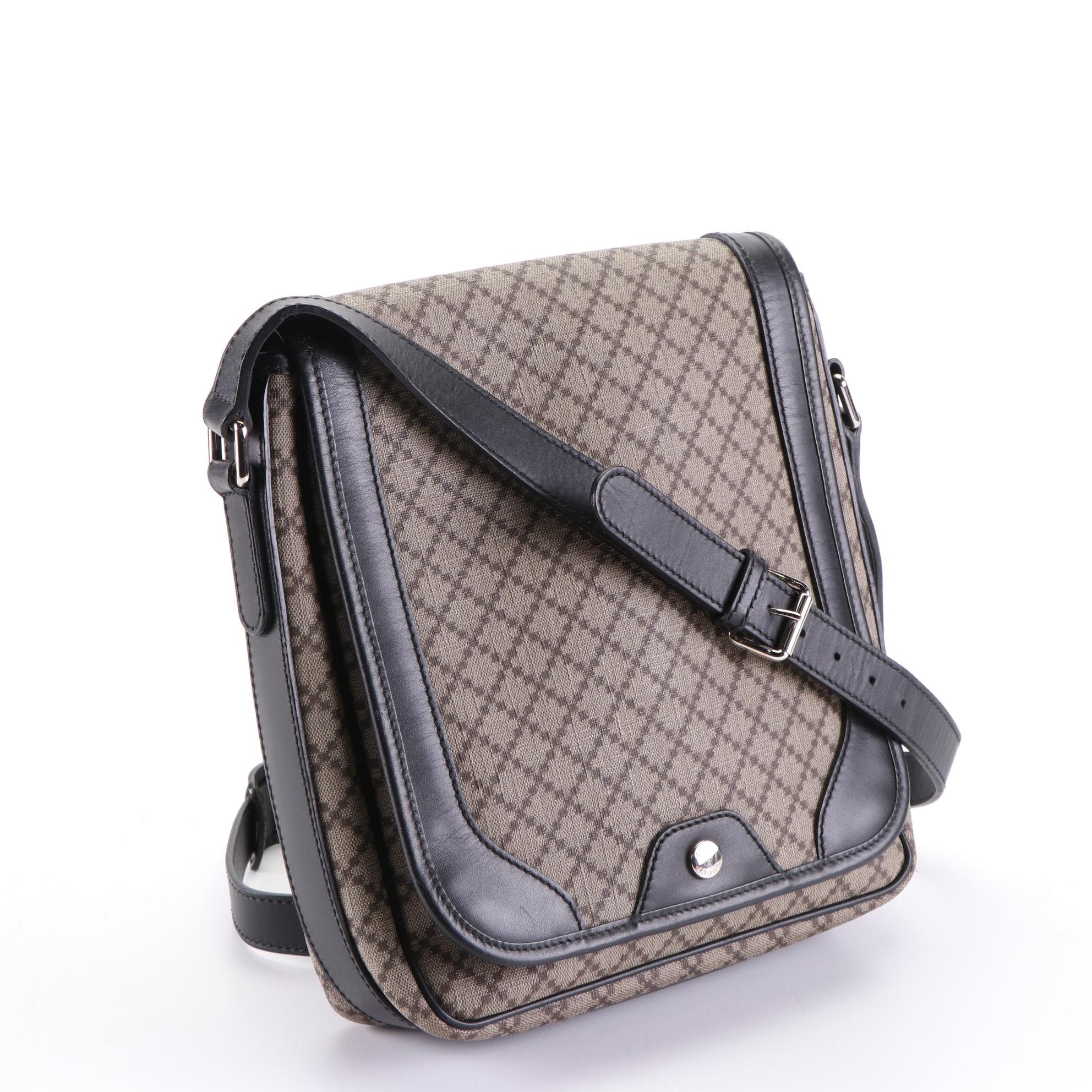 Gucci Messenger Bag in Diamante Supreme Canvas and Leather