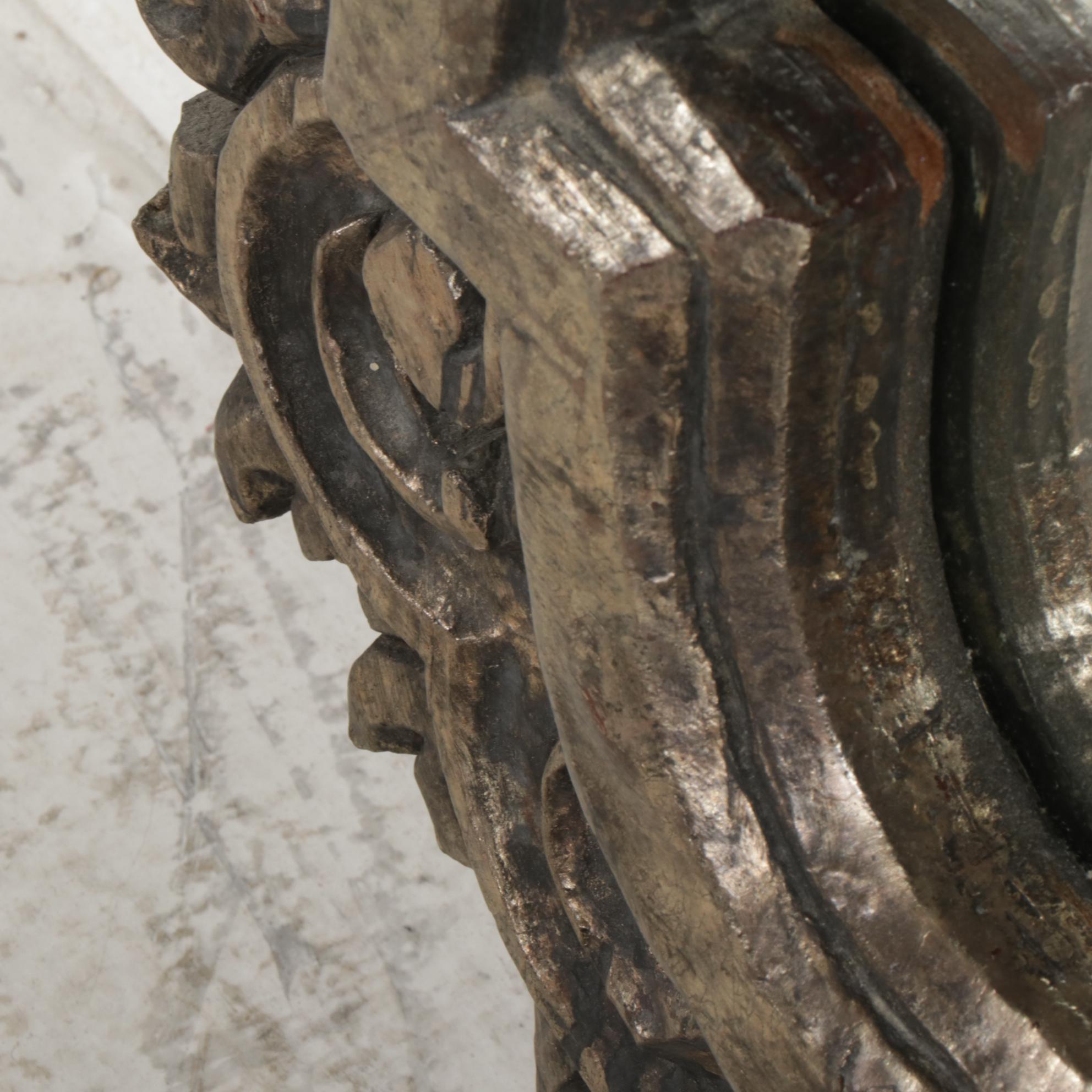 Barbed Quatrefoil Shape Foliate and Scroll-Carved Wall Mirror