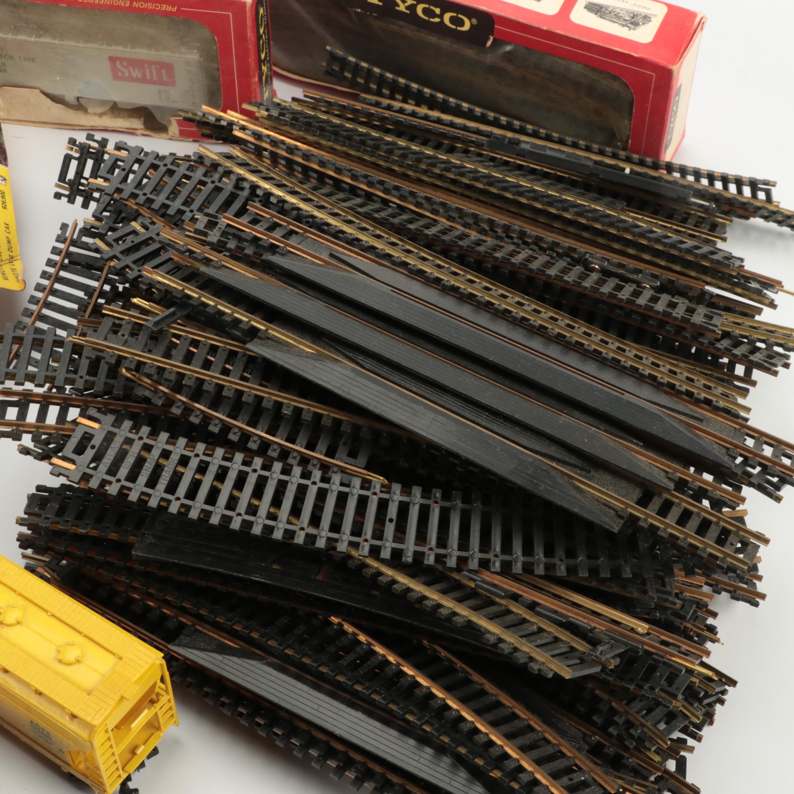 Tyco HO Scale Electric Train Cars, Locomotives, Transformers, Tracks and More