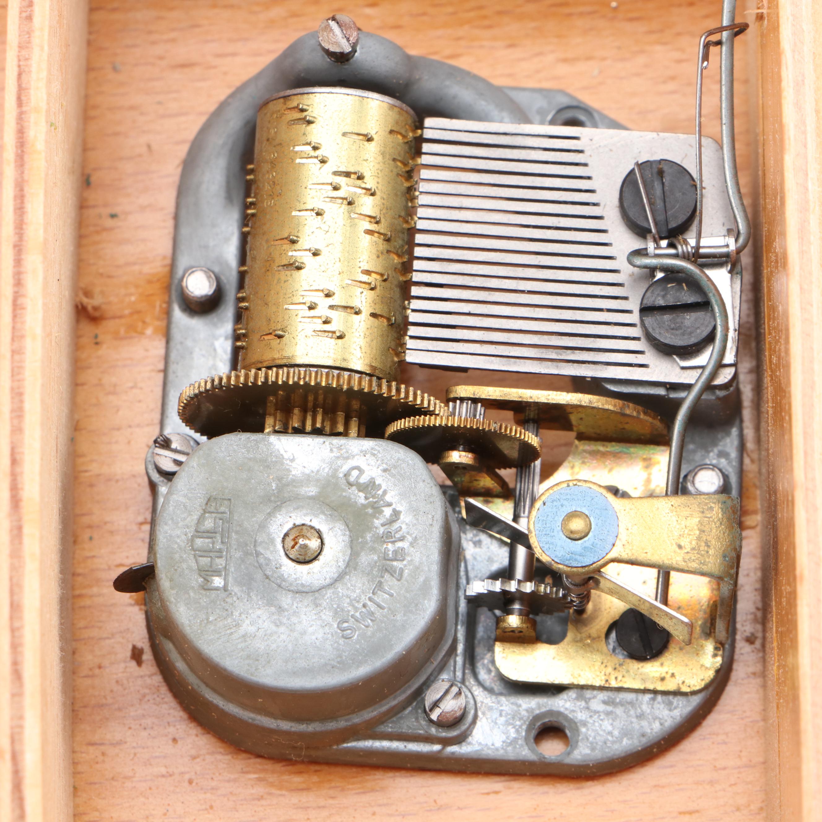 Mapsa Swiss Music Box, Case Pocket Knife, and More