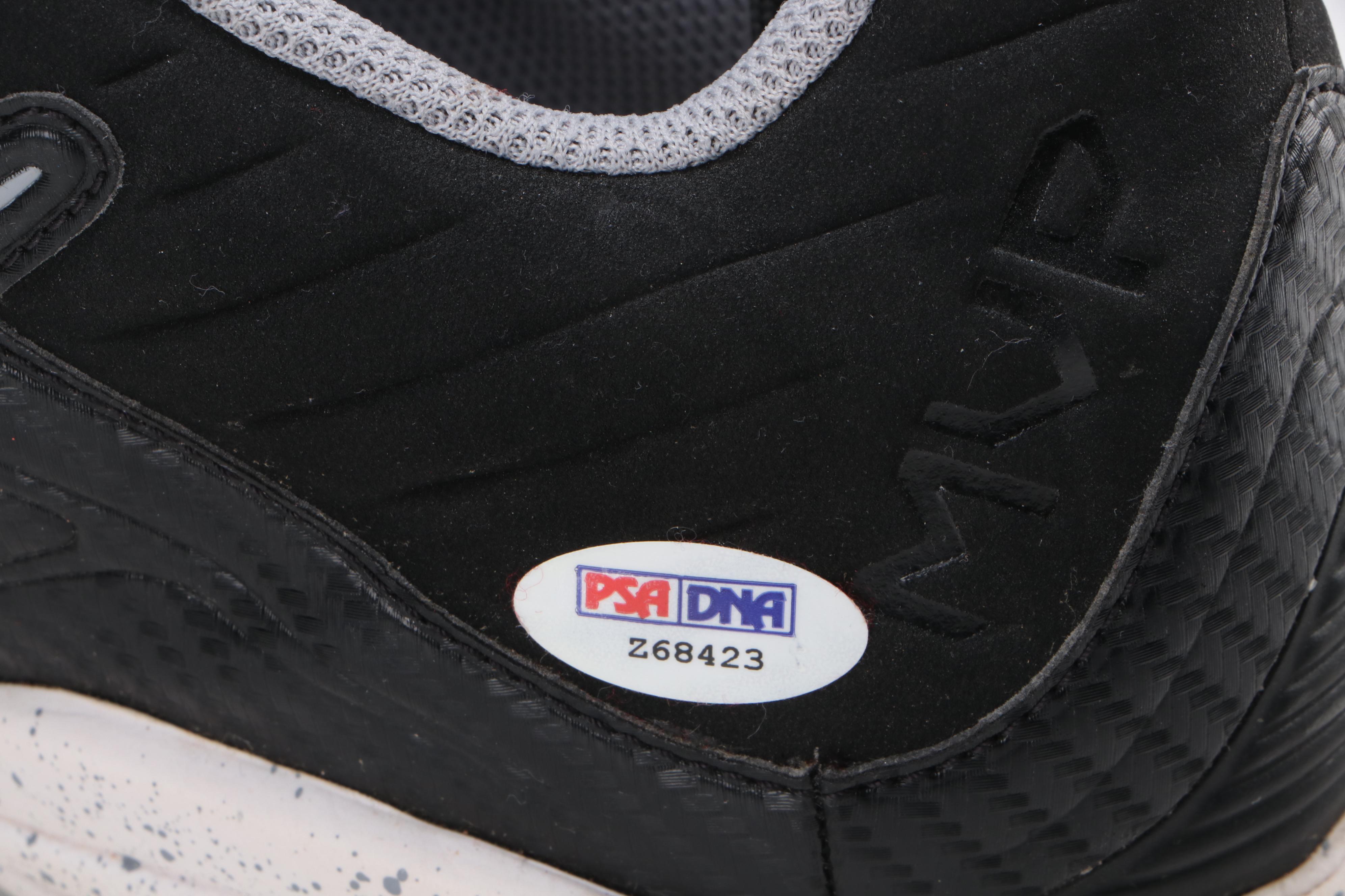 Joey Votto Cincinnati Reds Signed Game-Used Baseball Cleats