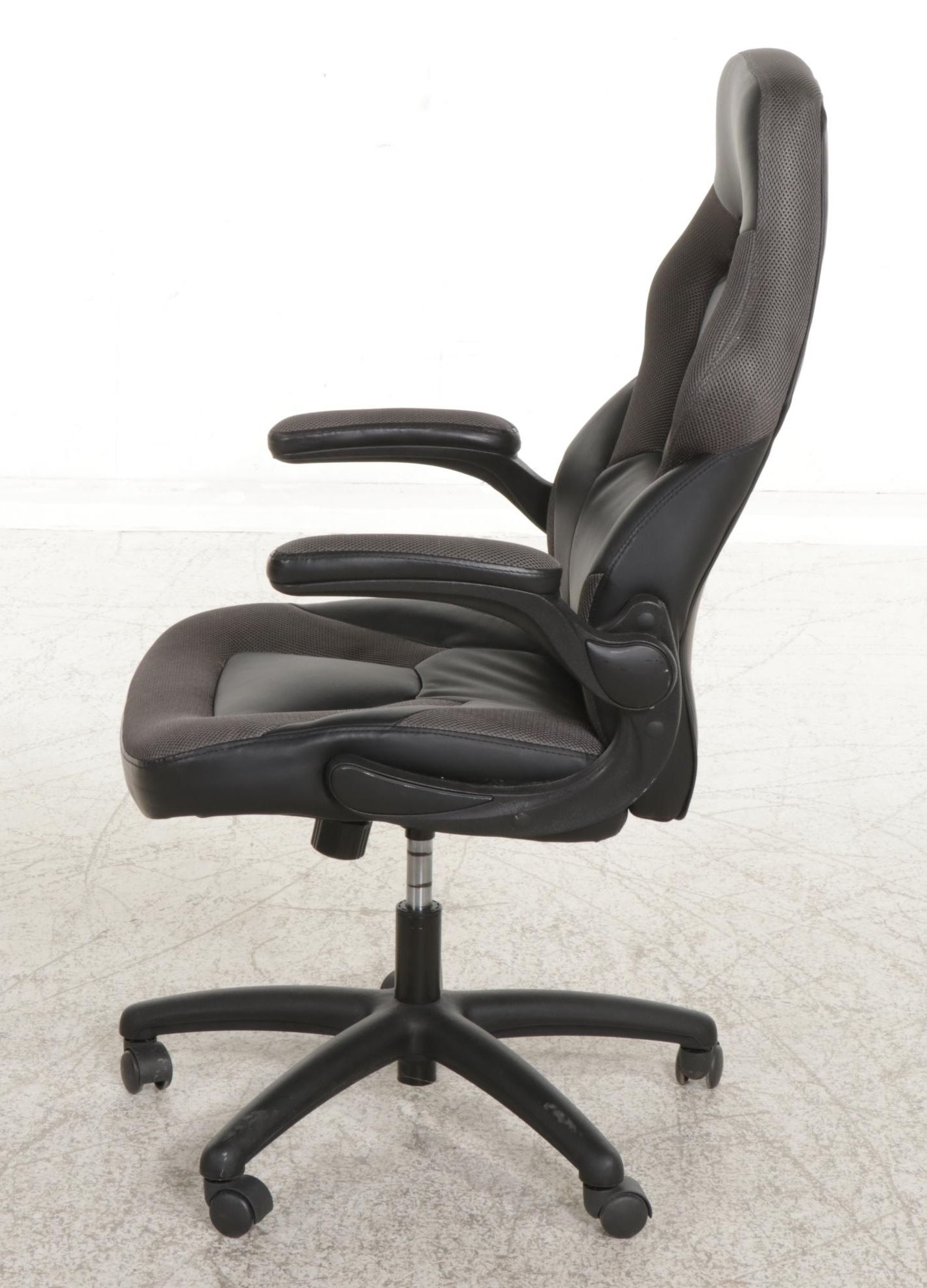 OFM Essentials Bonded Leather and Mesh Adjustable Computer Gaming Chair
