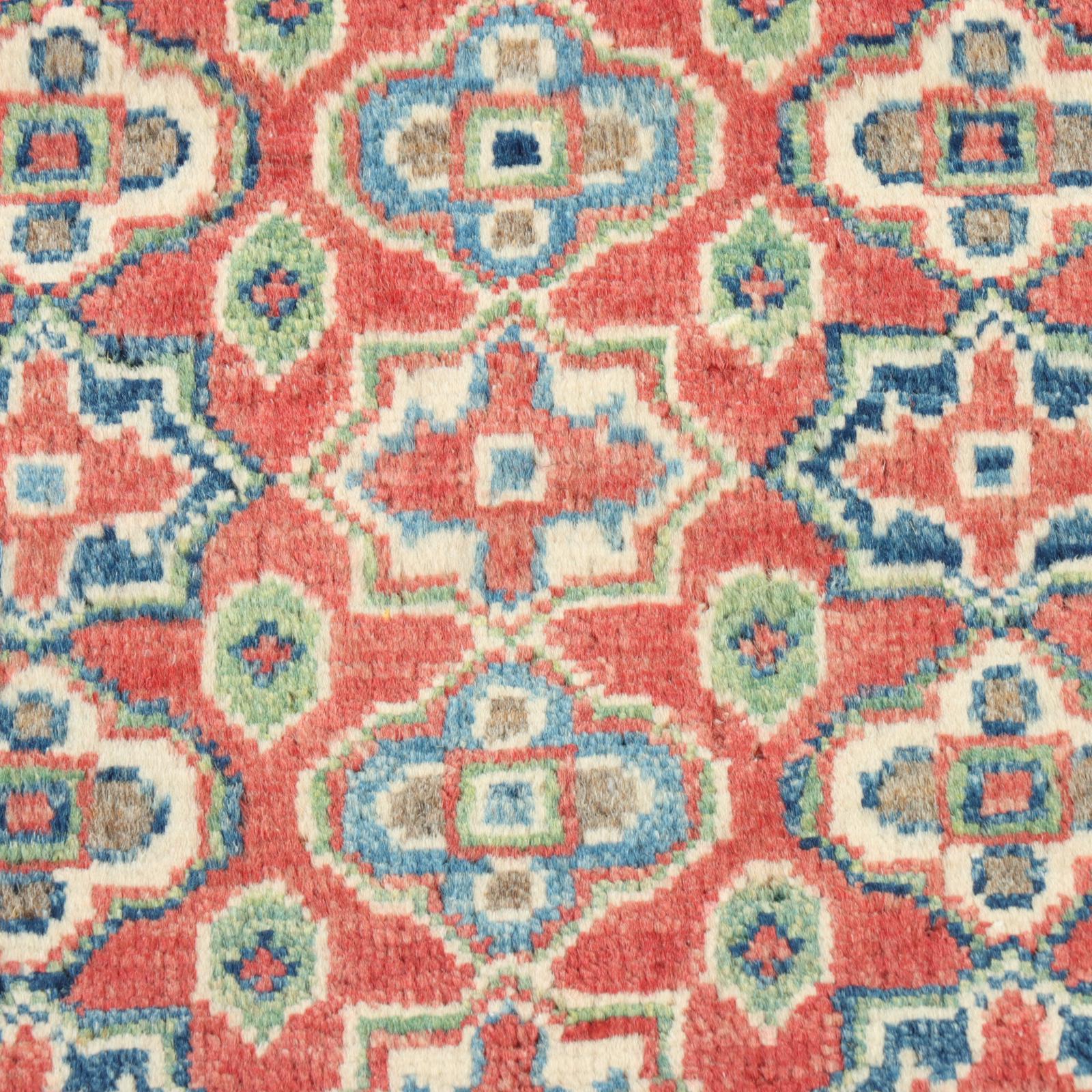 2' x 3'2 Hand-Knotted Pakistani-Turkish Style Accent Rug