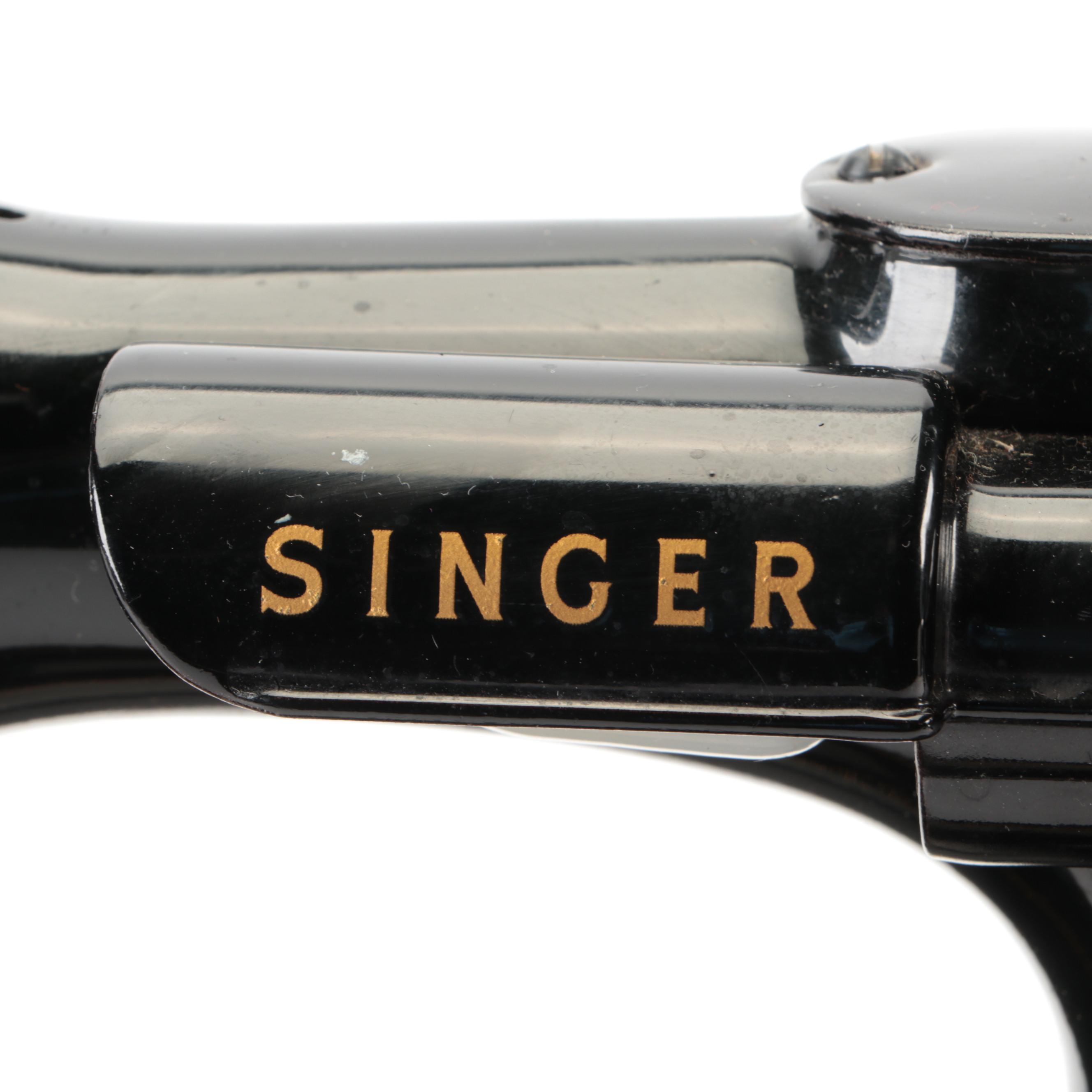 Singer Model 221 Featherweight Sewing Machine With Case and Foot Pedal