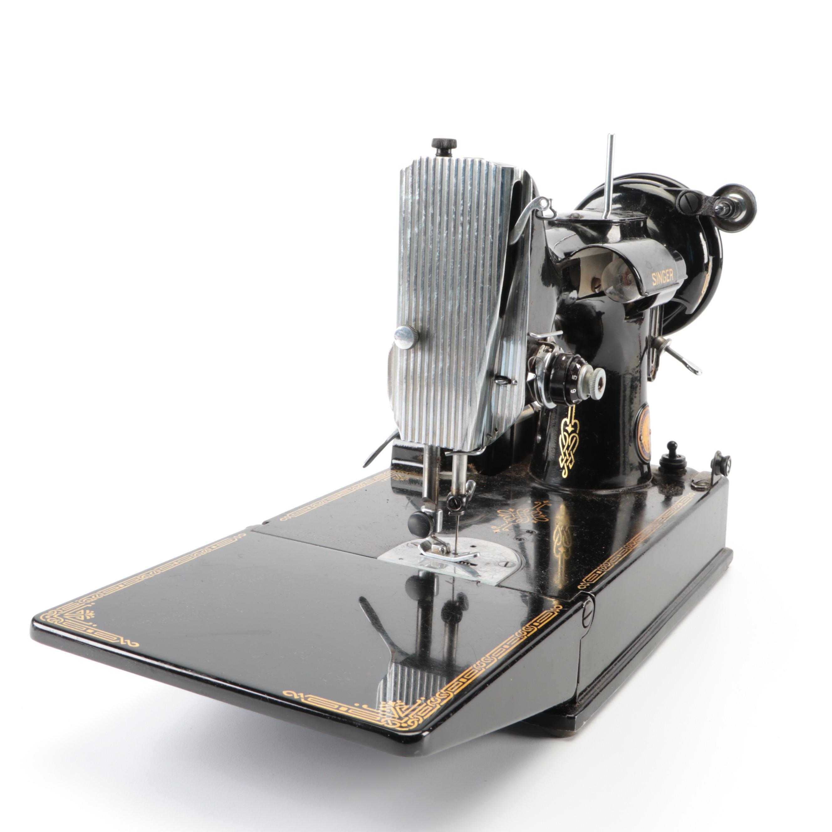 Singer Model 221-1 Featherweight Sewing Machine With Case and Foot Pedal