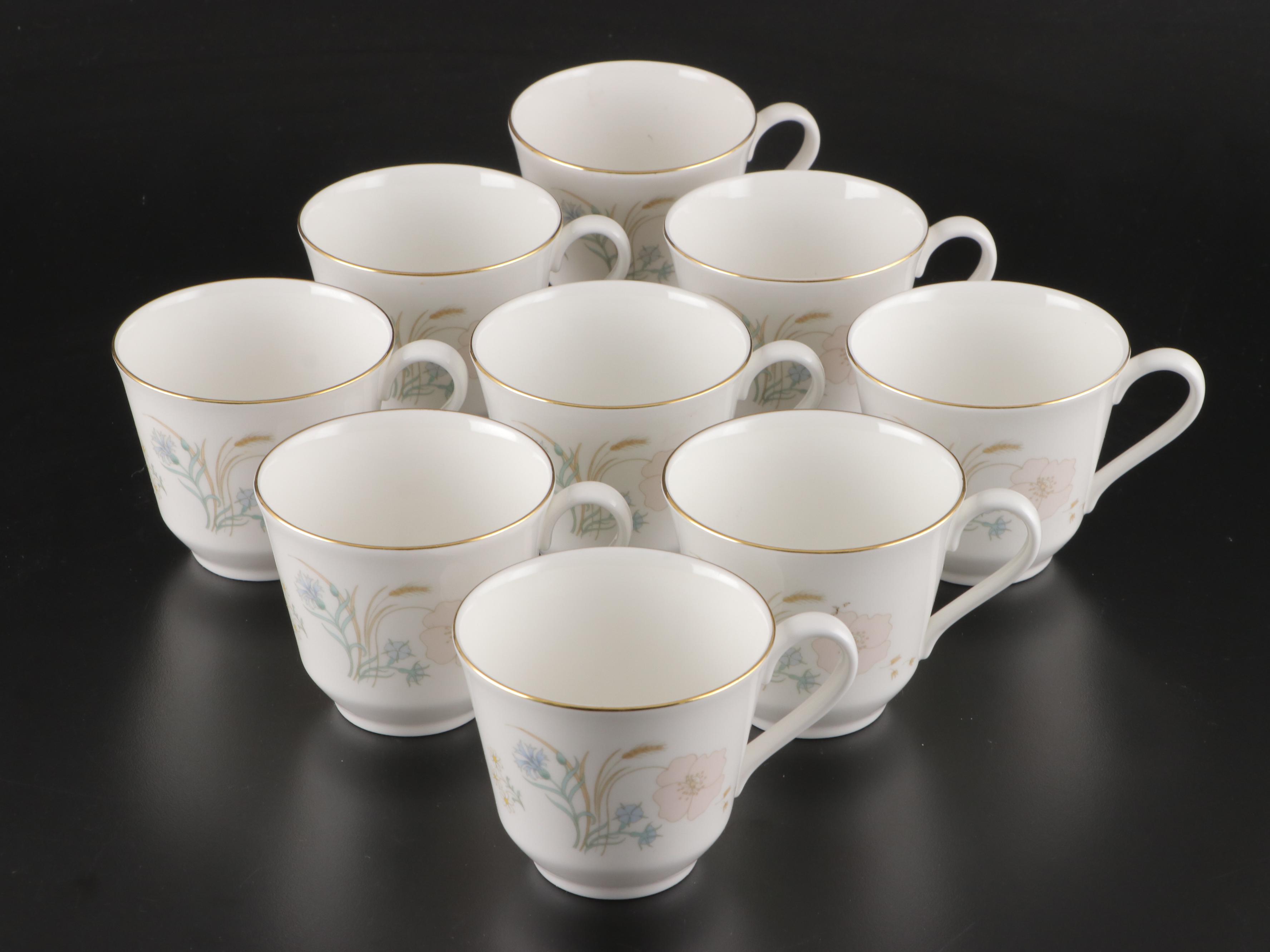 Royal Doulton "Flirtation" Bone China Dinnerware, Late 20th Century