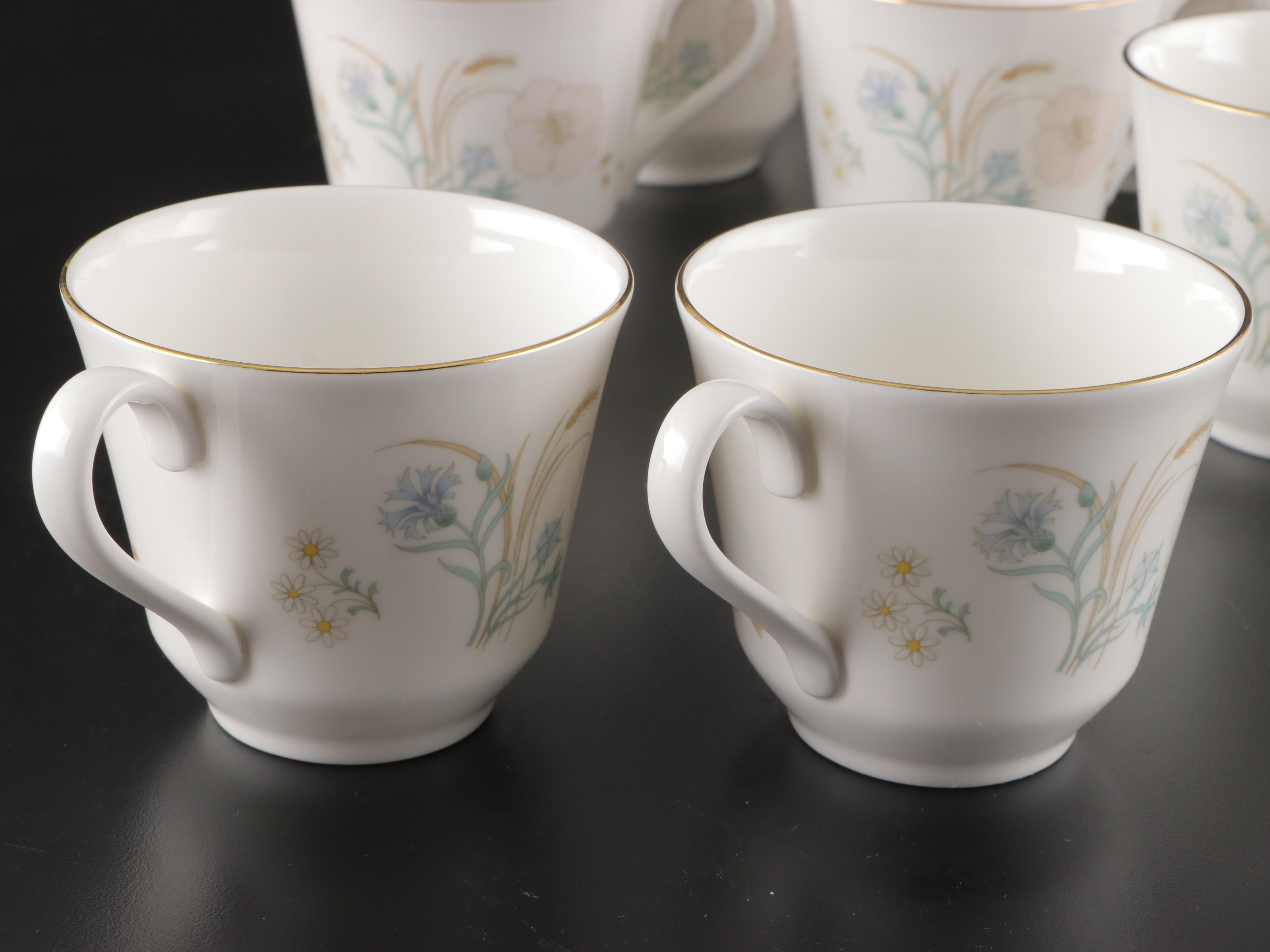 Royal Doulton "Flirtation" Bone China Dinnerware, Late 20th Century