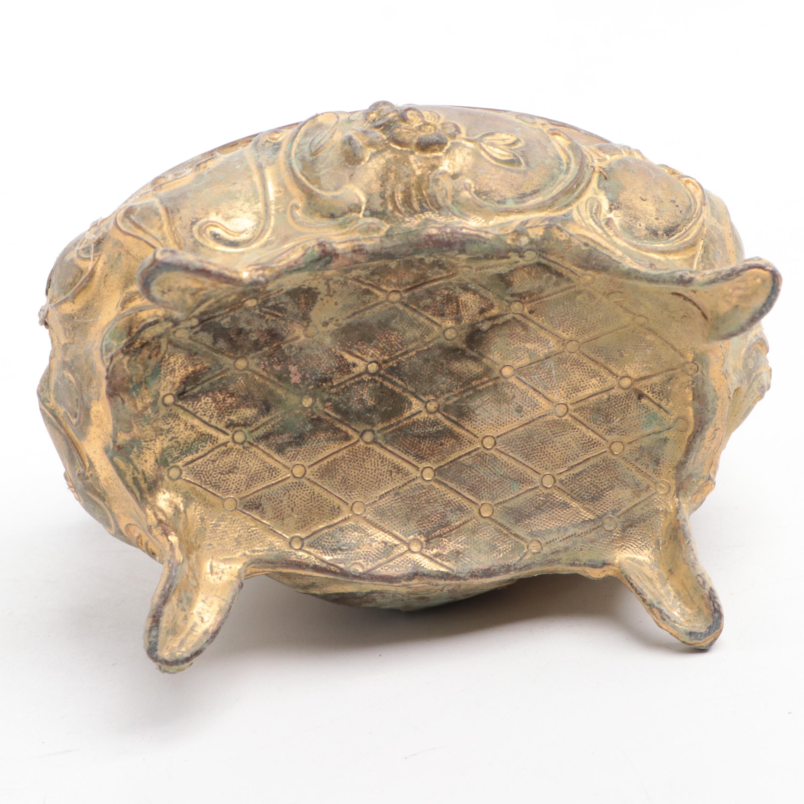 Mirrored Plateaus, Toothbrush Holder, Box, Compacts, Soap Dish and More