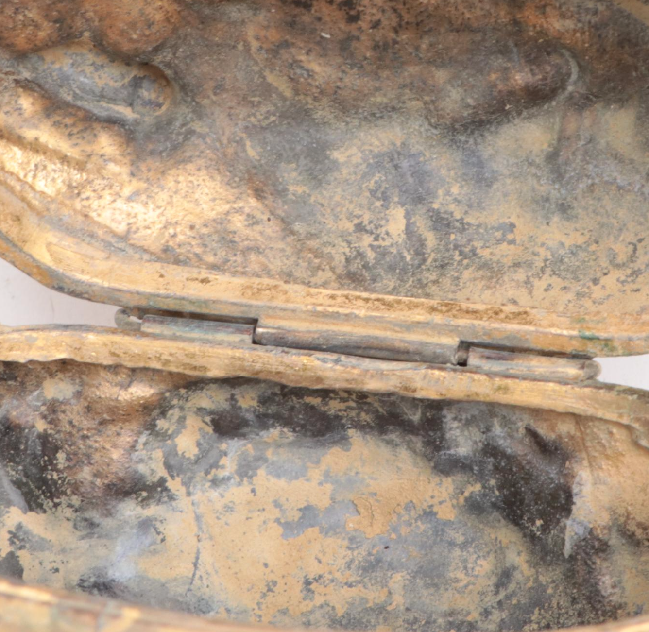 Mirrored Plateaus, Toothbrush Holder, Box, Compacts, Soap Dish and More