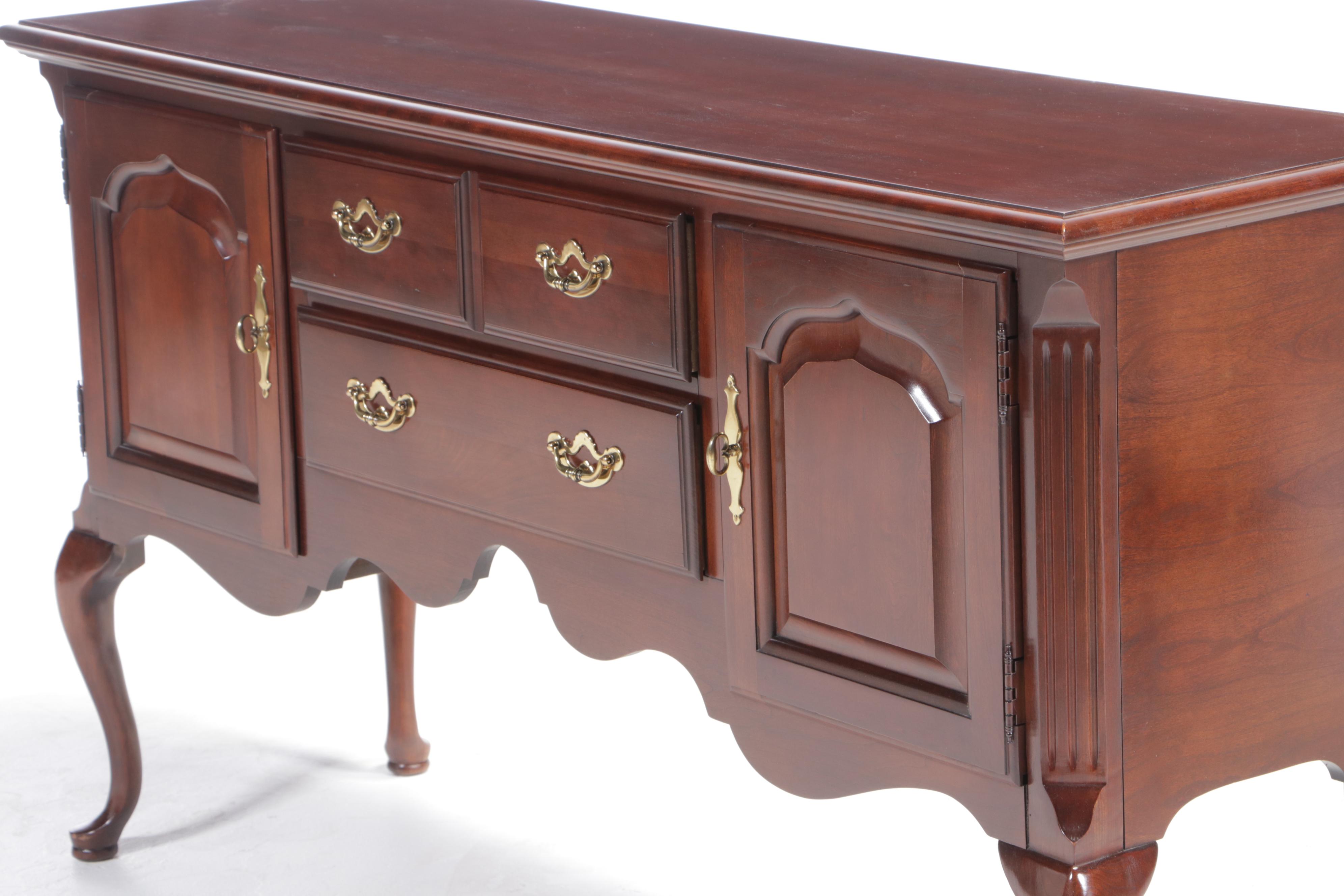 Thomasville Queen Anne Style Cherrywood Sideboard