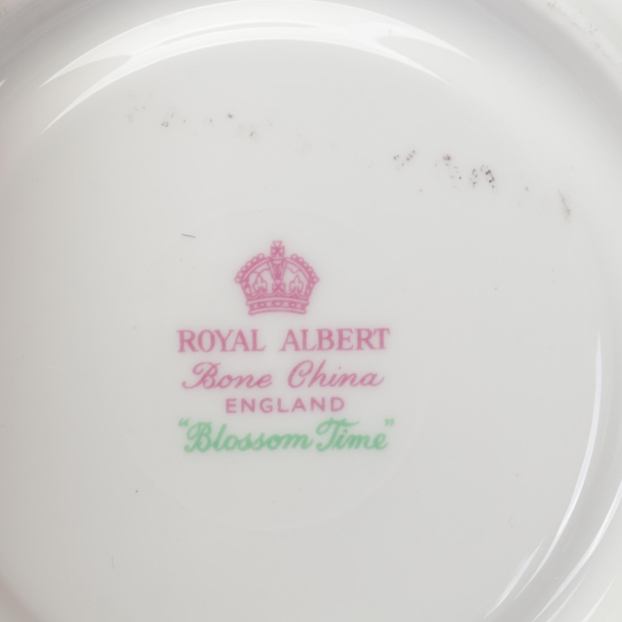 RS Prussia Coffee Pot with English and Other Teacups and Tableware, 20th Century