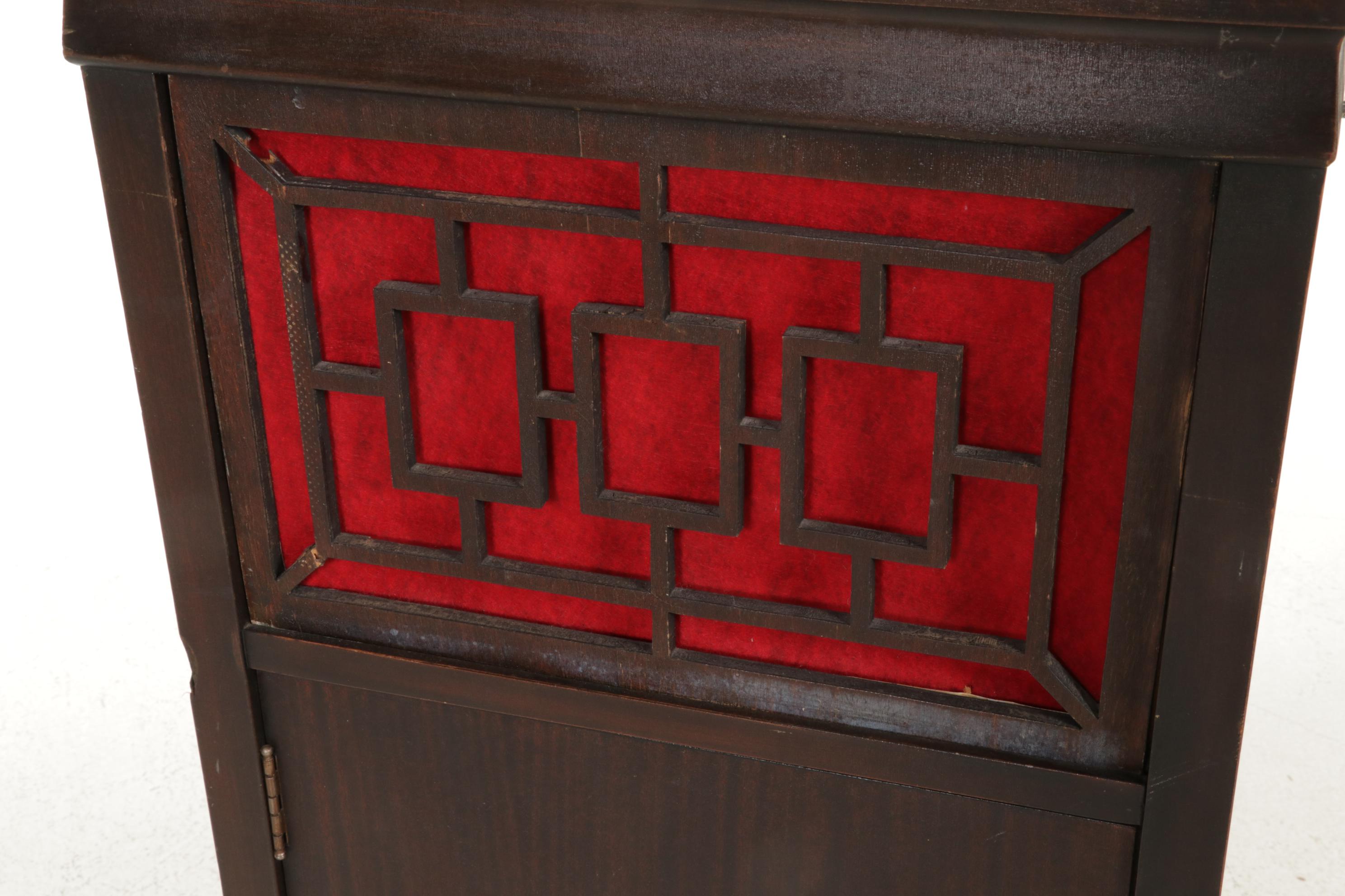 Brunswick Model 7 Floor Cabinet Phonograph with 78 RPM Records