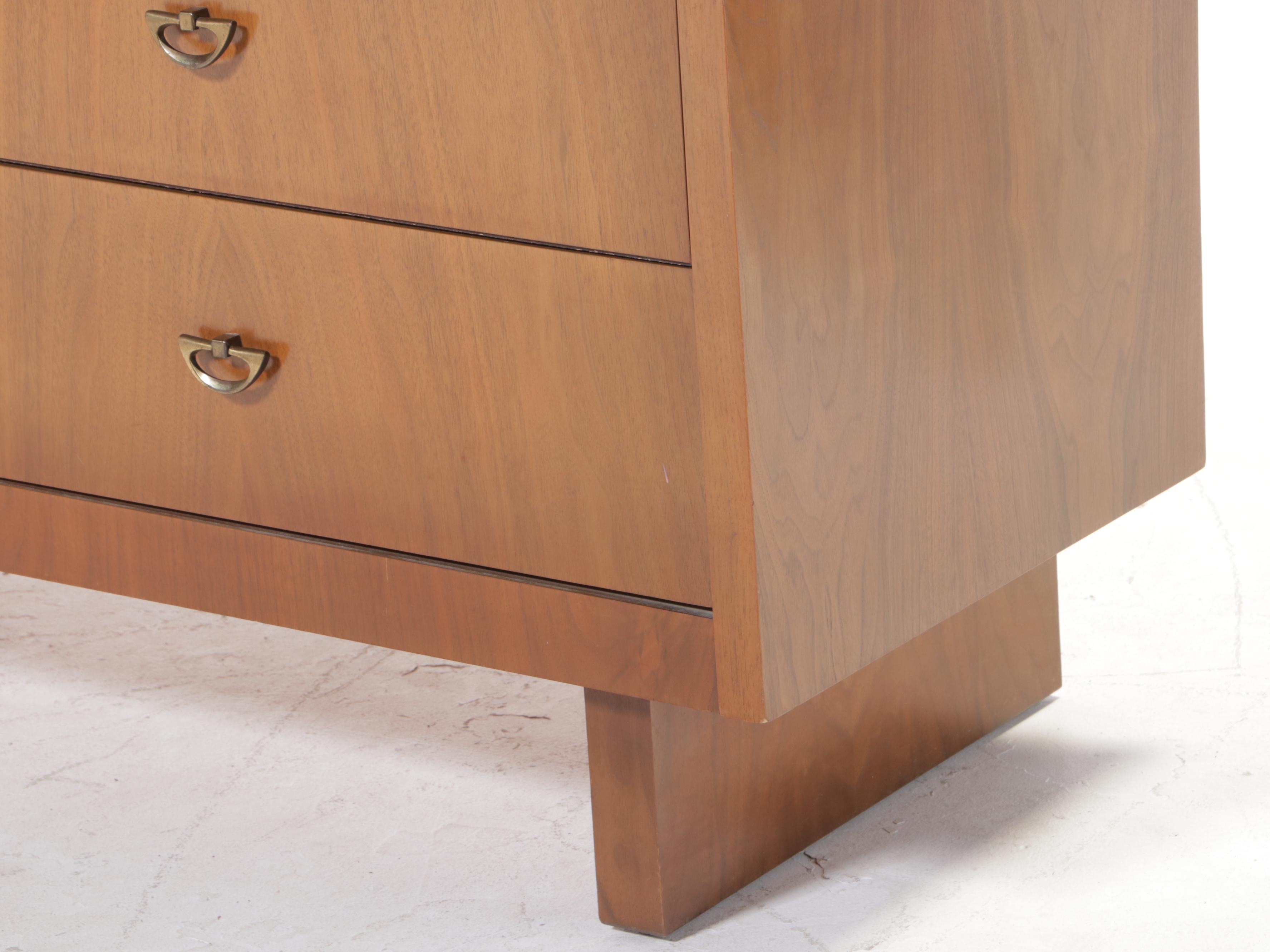 United Furniture Corporation Mid Century Modern Walnut Six-Drawer Dresser