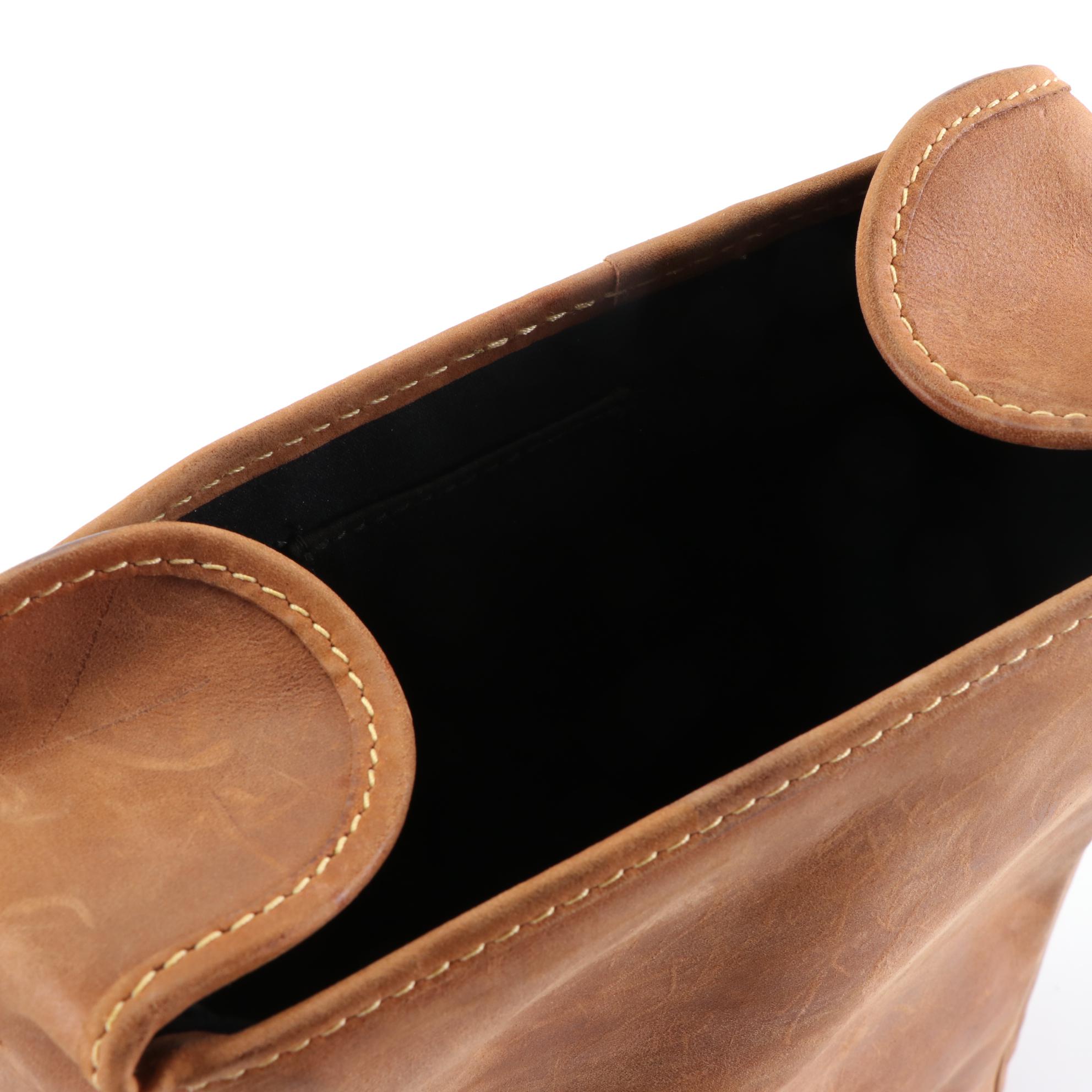 Mulholland Brothers Crossbody Wine Bottle Carrier in Leather