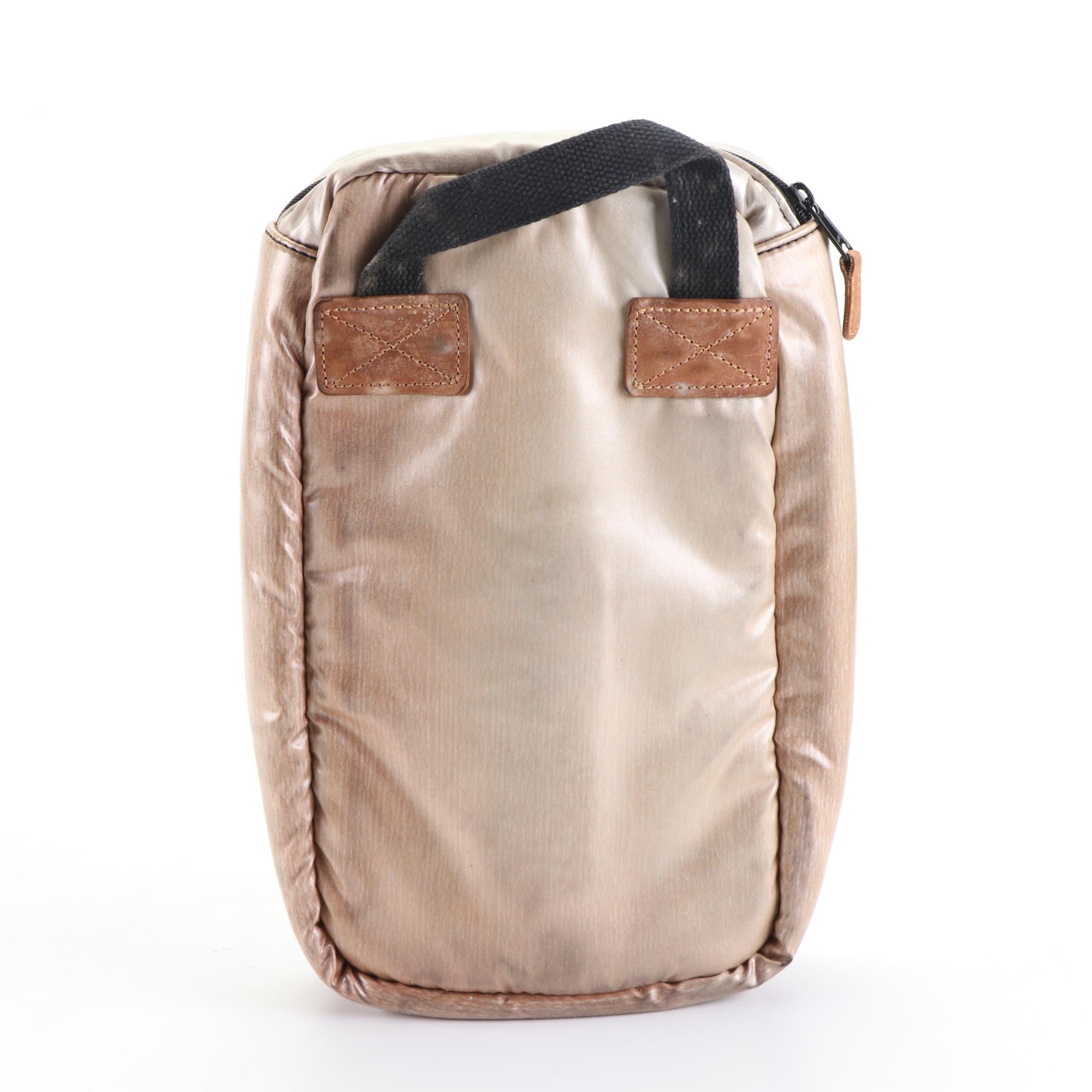 Mulholland Brothers Crossbody Wine Bottle Carrier in Leather
