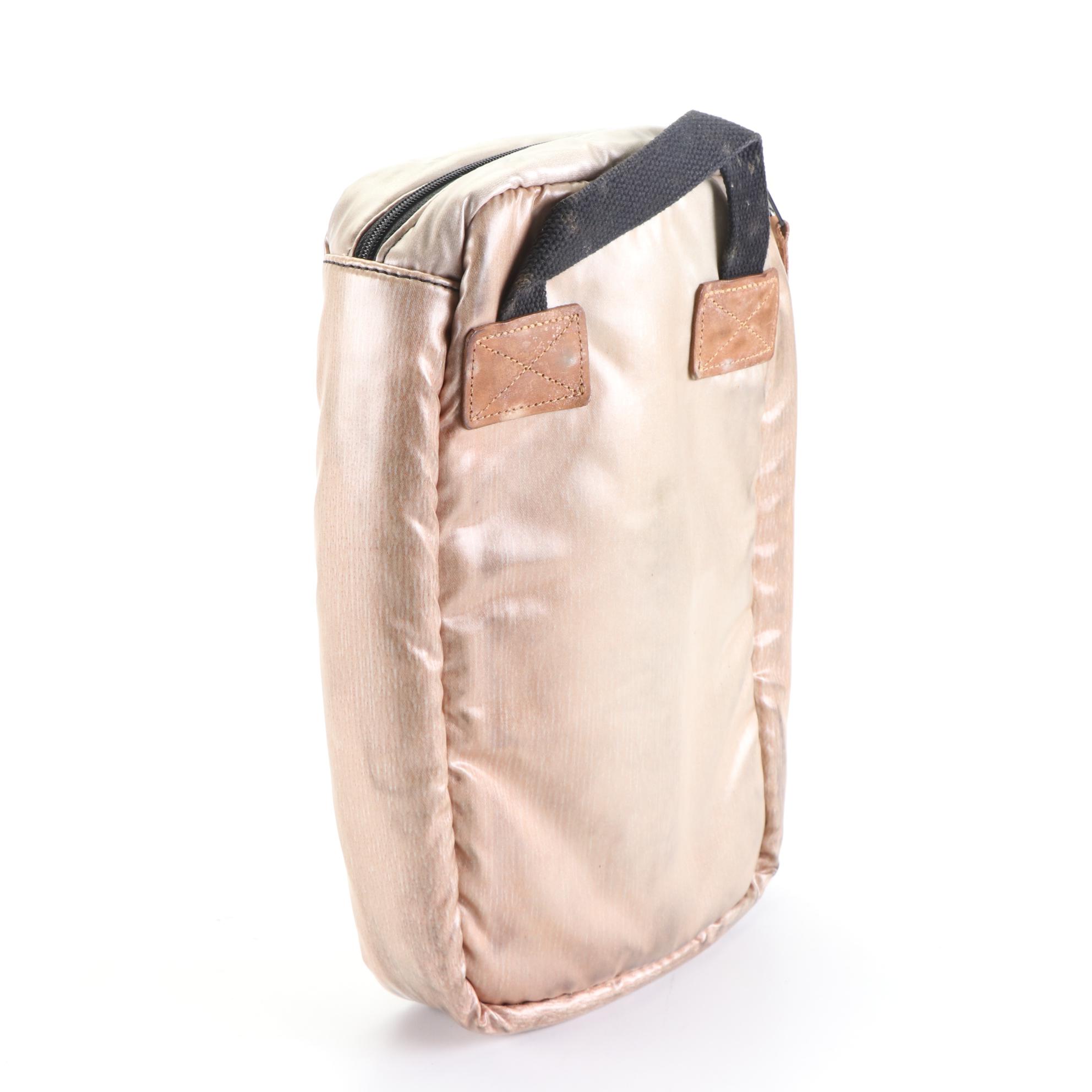 Mulholland Brothers Crossbody Wine Bottle Carrier in Leather