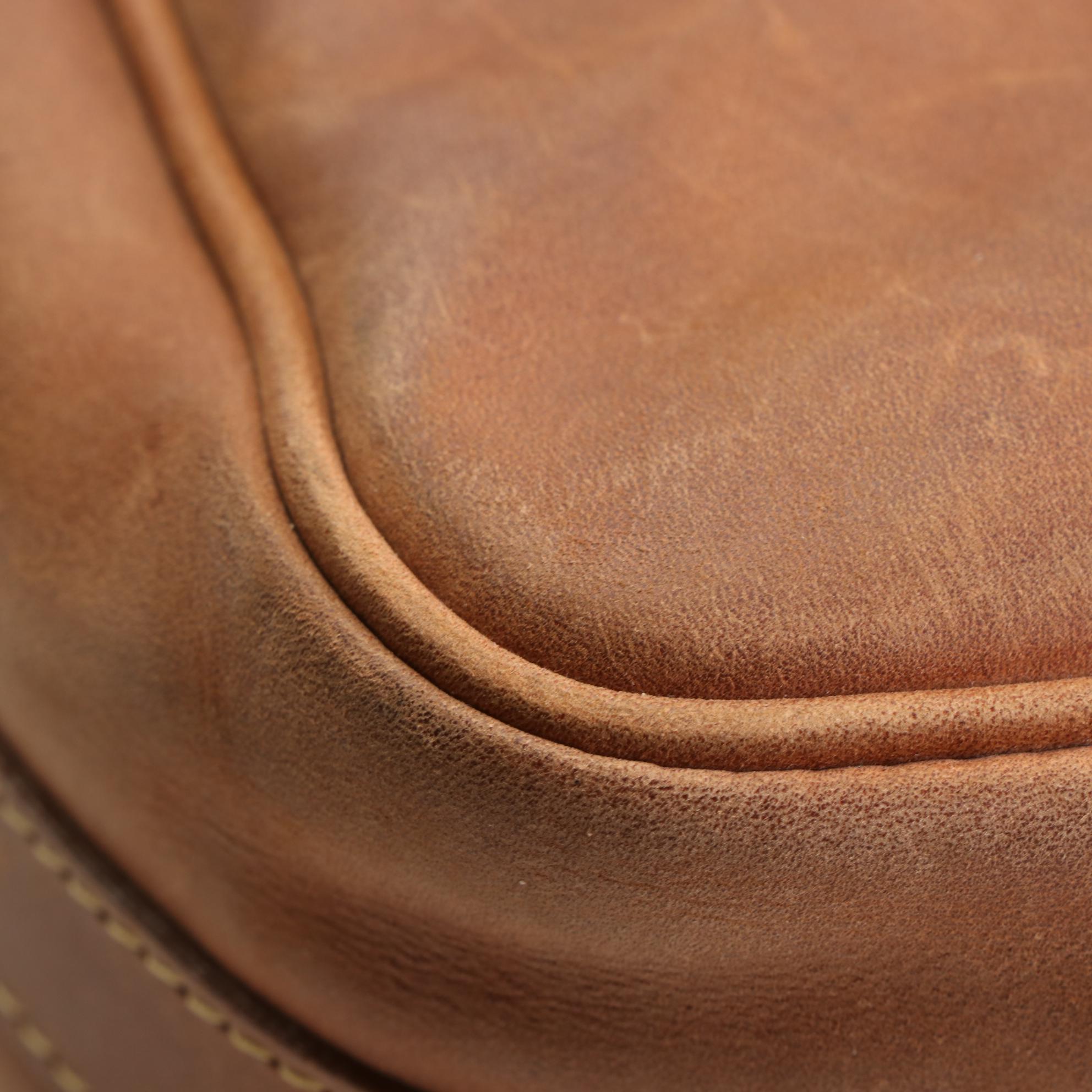 Mulholland Brothers Crossbody Wine Bottle Carrier in Leather