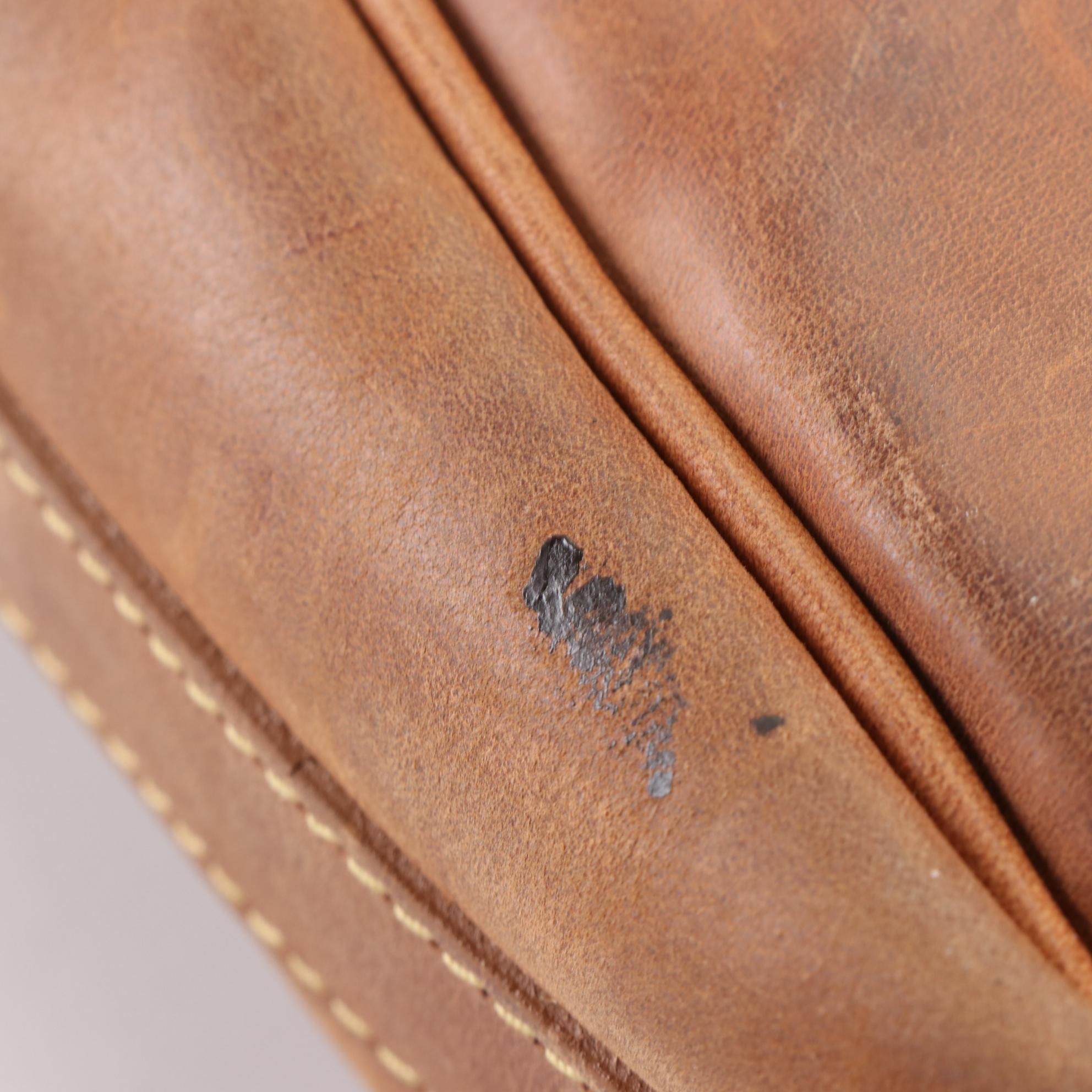 Mulholland Brothers Crossbody Wine Bottle Carrier in Leather