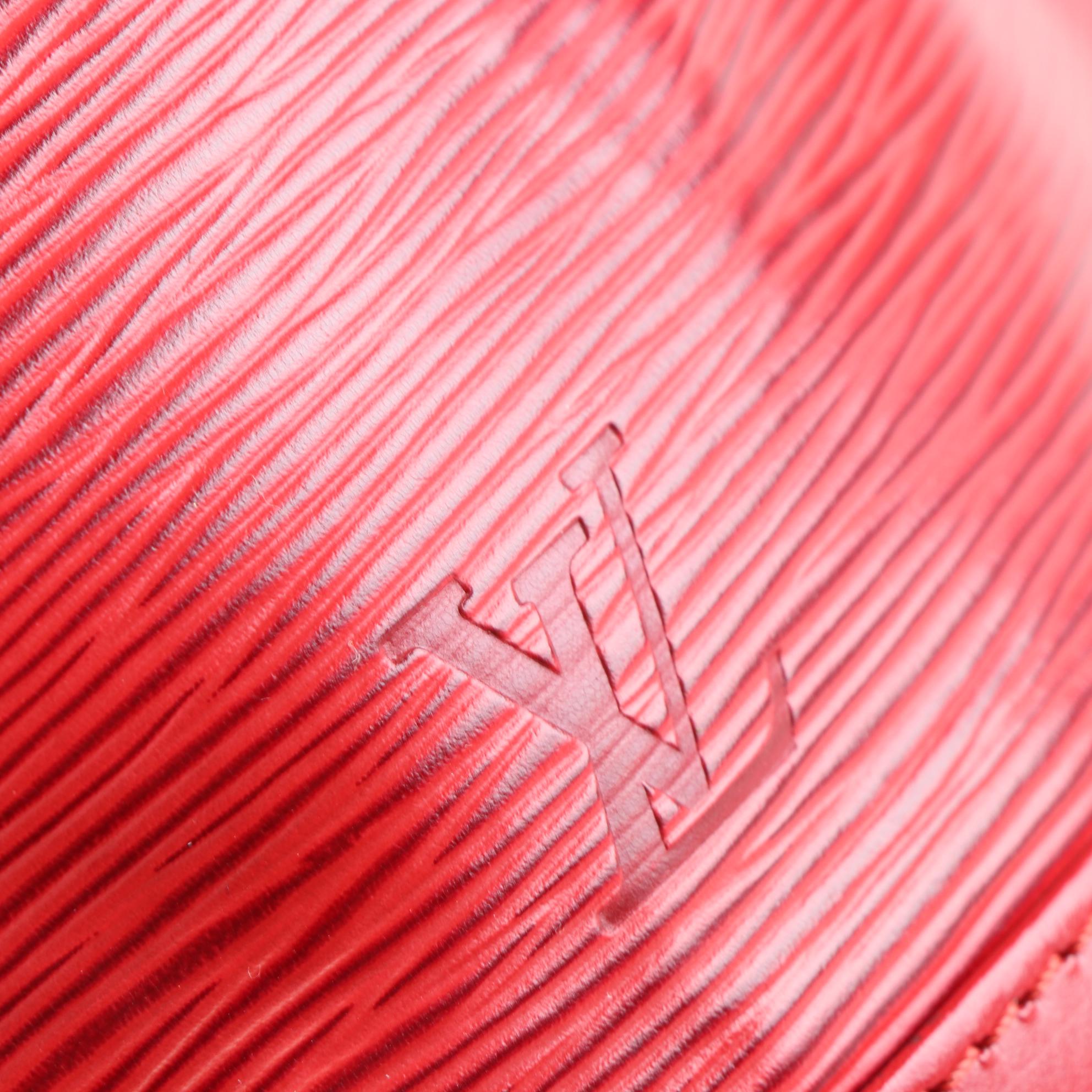 Louis Vuitton Noé Bucket Bag in Castilian Red Epi Leather