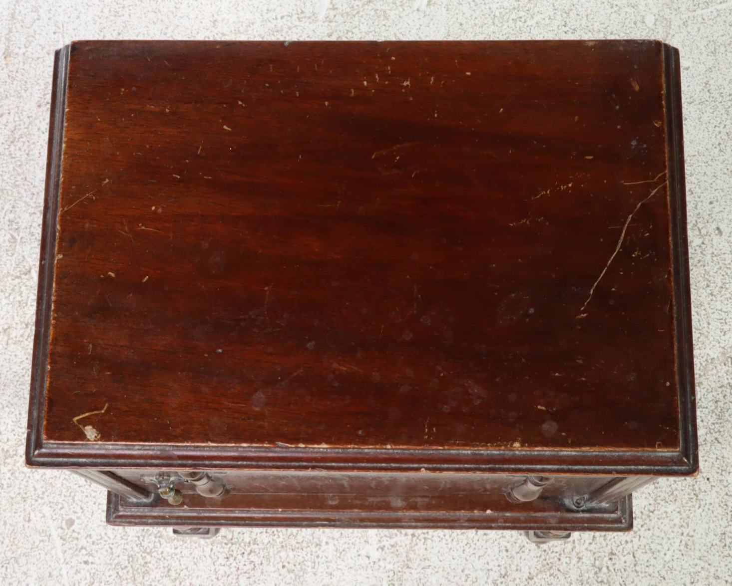 Ferguson Bros. Mfg. Co. Colonial Style Mahogany and Glass-Lined Smoking Stand