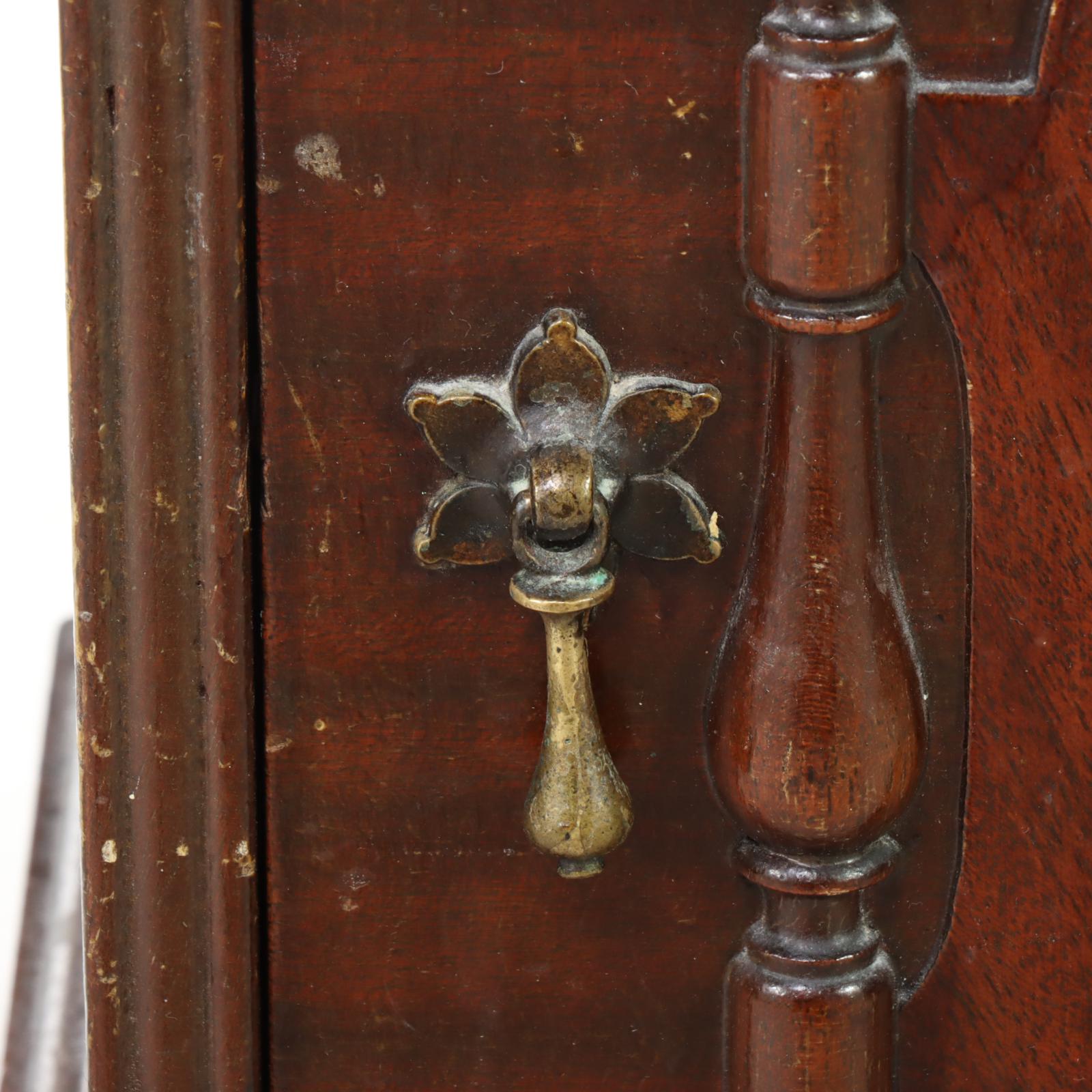 Ferguson Bros. Mfg. Co. Colonial Style Mahogany and Glass-Lined Smoking Stand