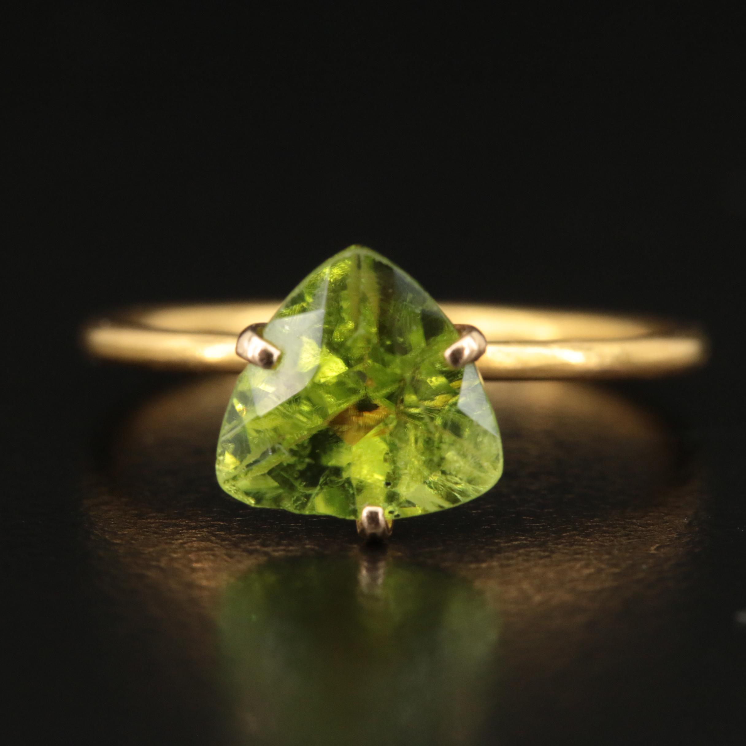 18K Peridot Solitaire Ring