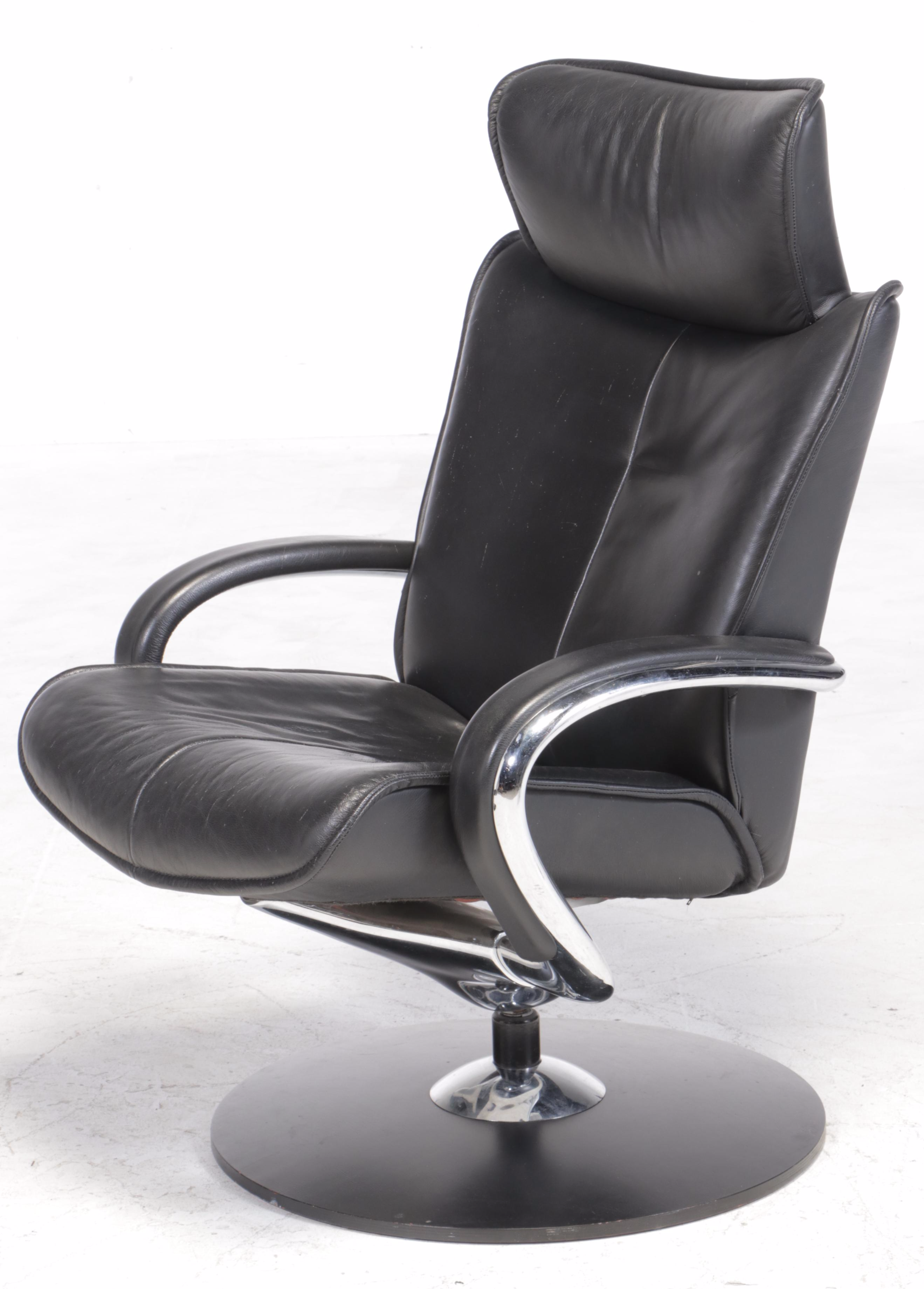 Hjellegjerde Møbler Fjords Ona Black Leather and Chrome Lounge Chair and Ottoman